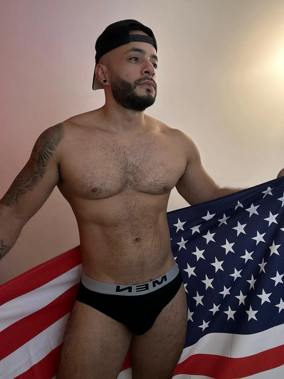 XXX Porn Photo of Nude Mike_savage3 100