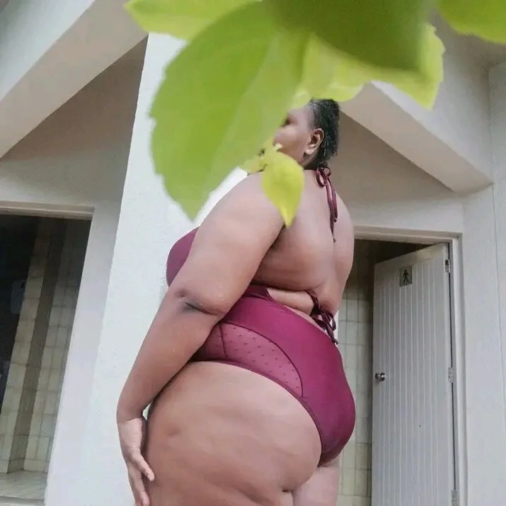XXX Porn Photo of Nude GaggingQueenxx 24