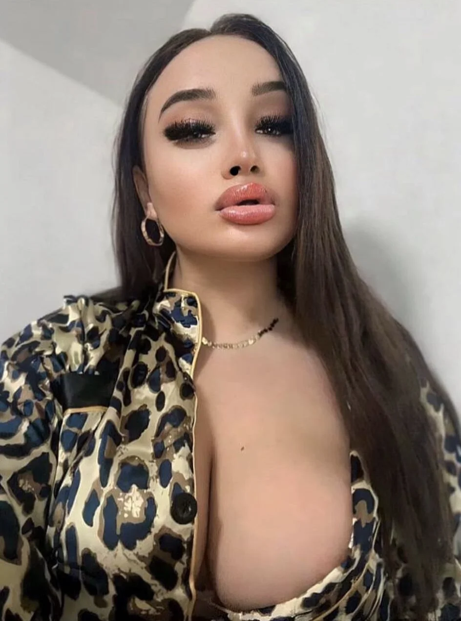 XXX Porn Photo of Nude urfavblueeyes 3