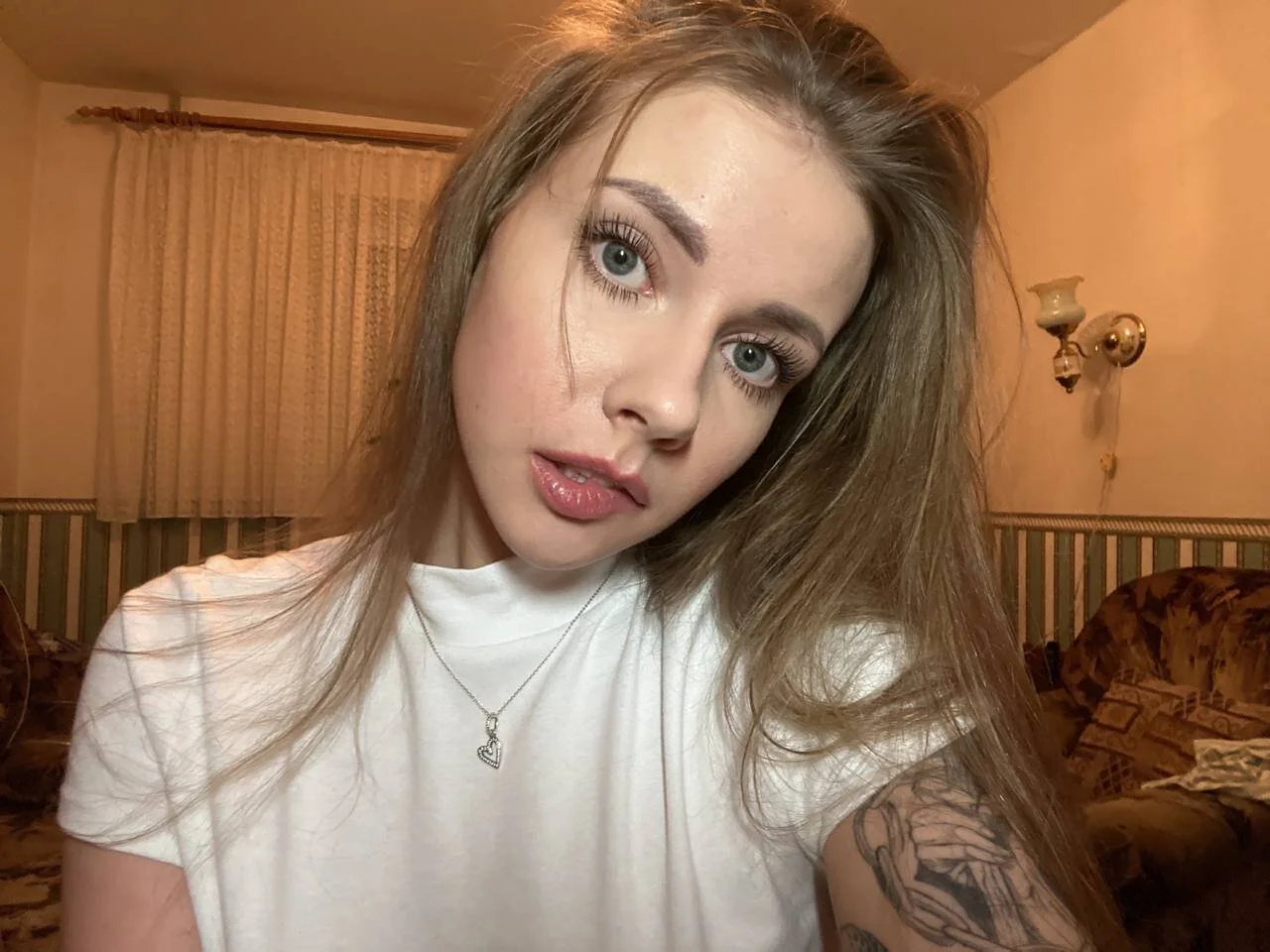 XXX Porn Photo of Nude Vikki_Cheese 20