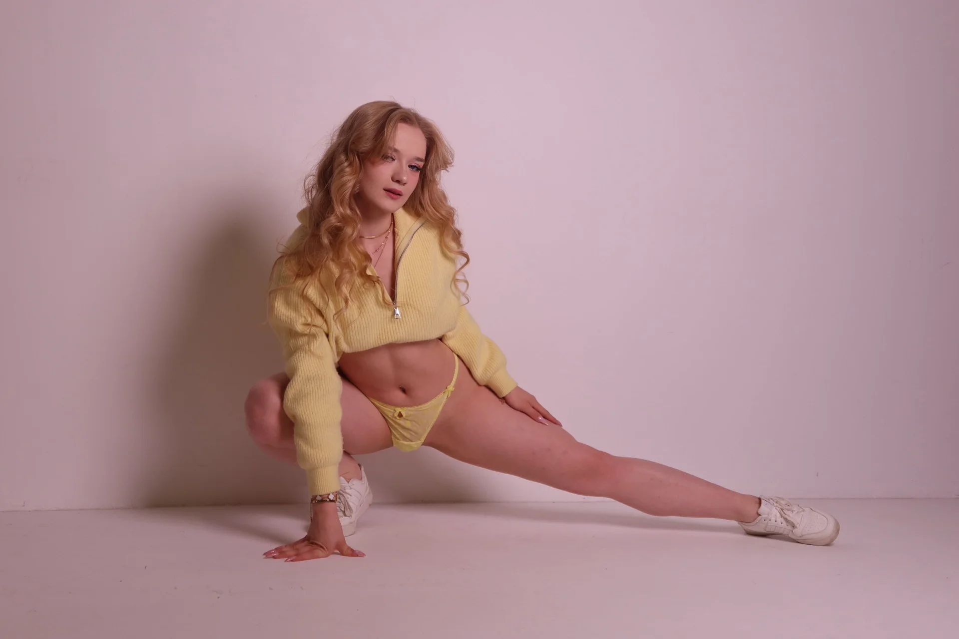 XXX Porn Photo of Nude Emma_Frosty 10