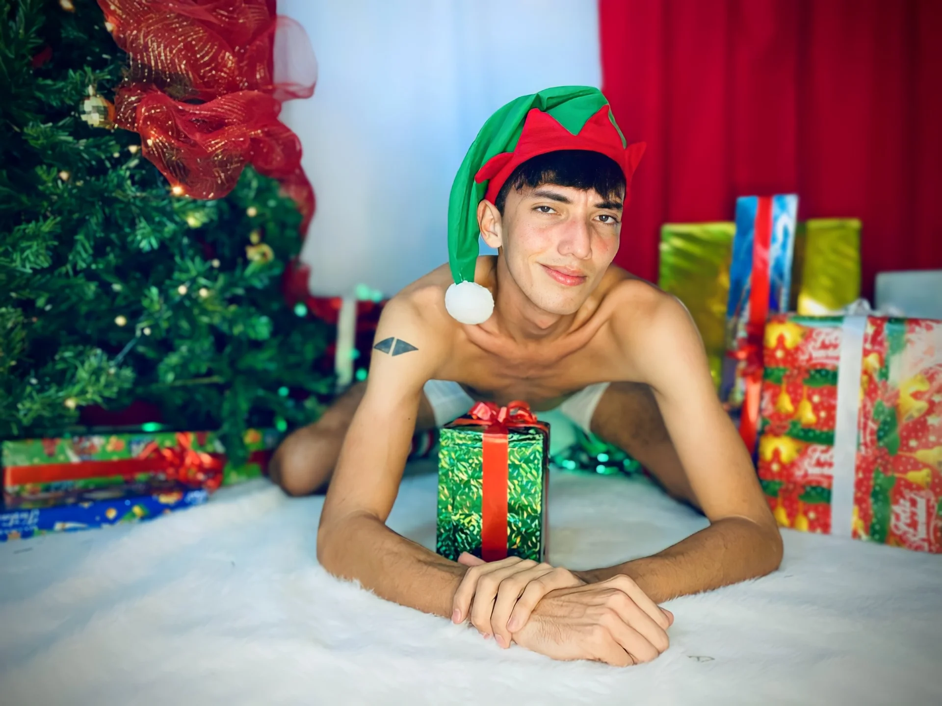 XXX Porn Photo of Nude Maikol_Ortiz 12