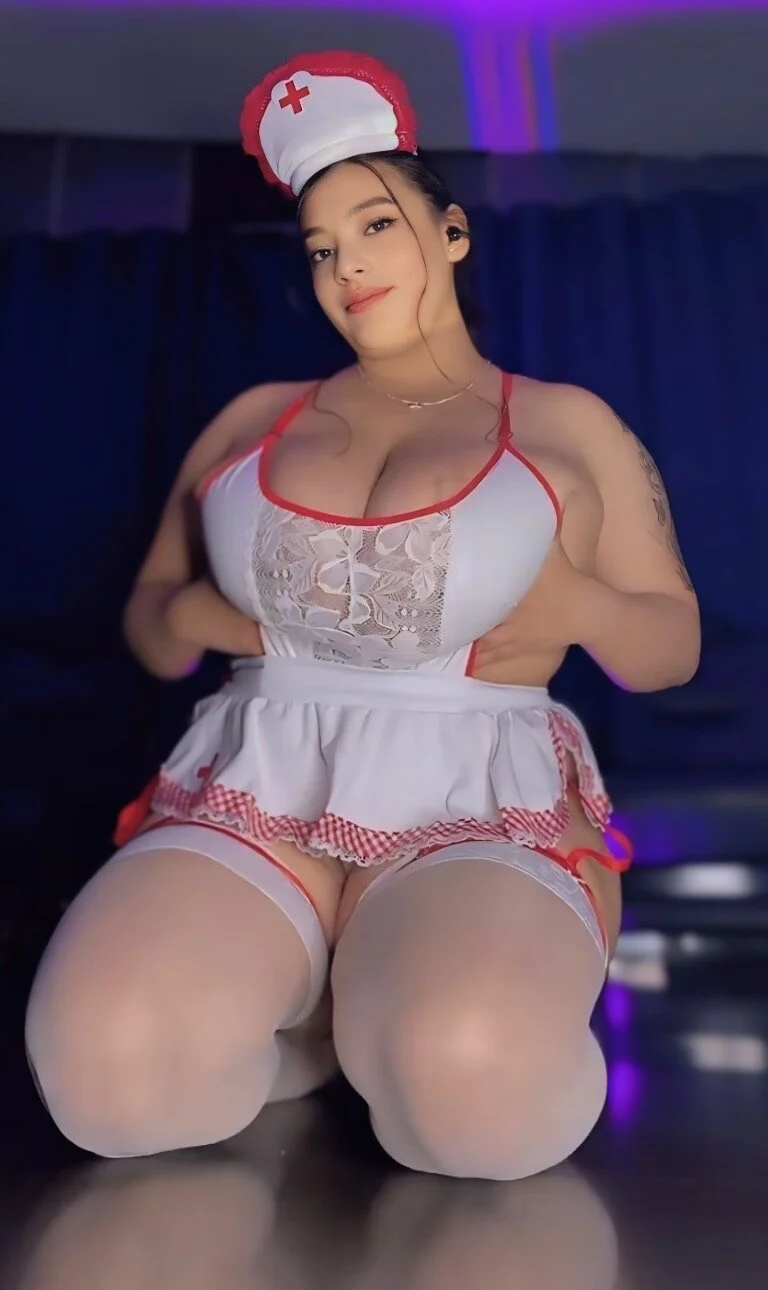 XXX Porn Photo of Nude MollyBigBoobs12 104