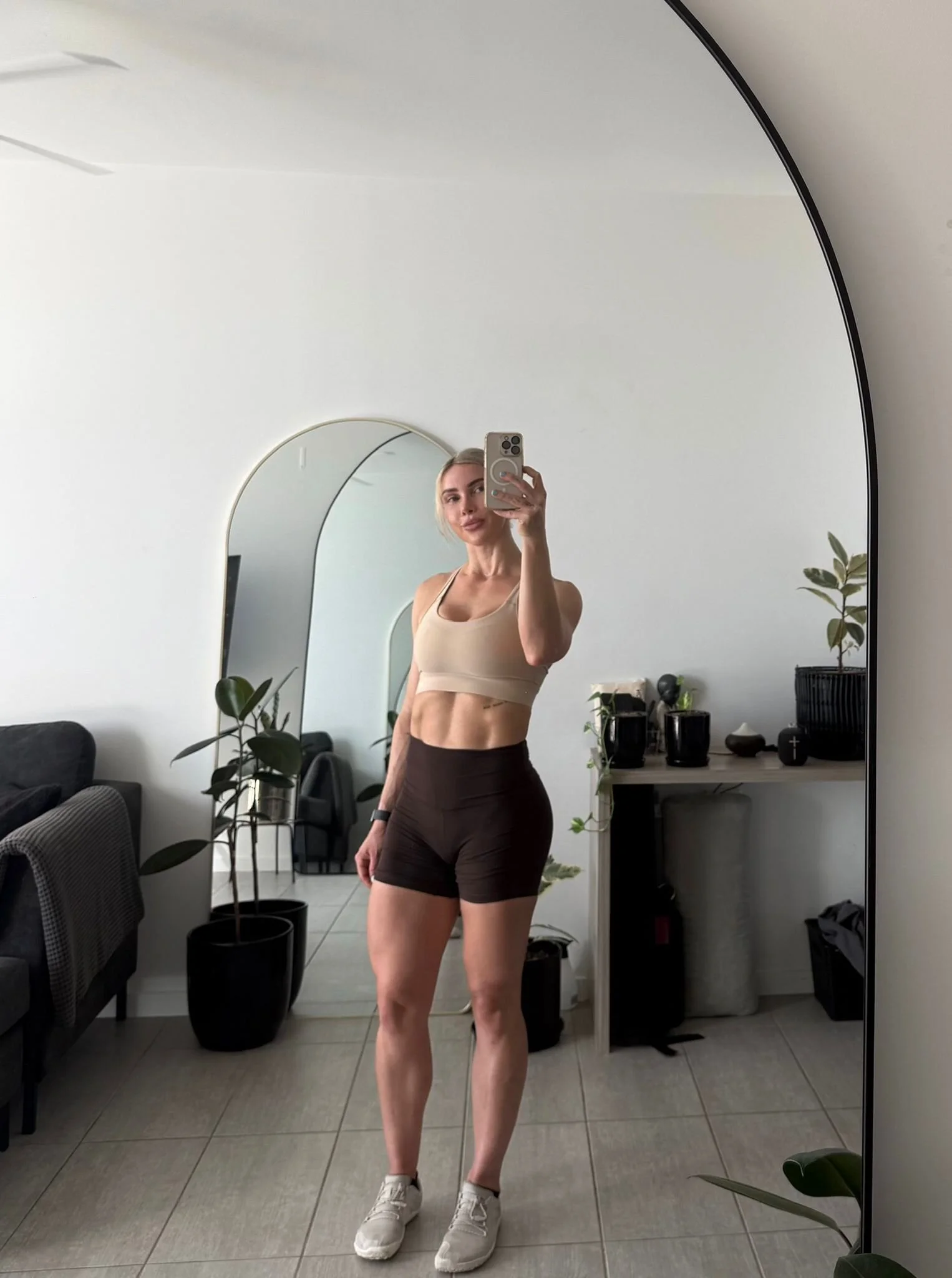 XXX Porn Photo of Nude raeparks 6