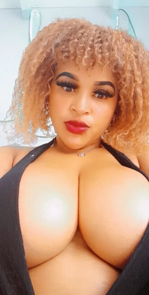XXX Porn Photo of Nude hotncurv8 4