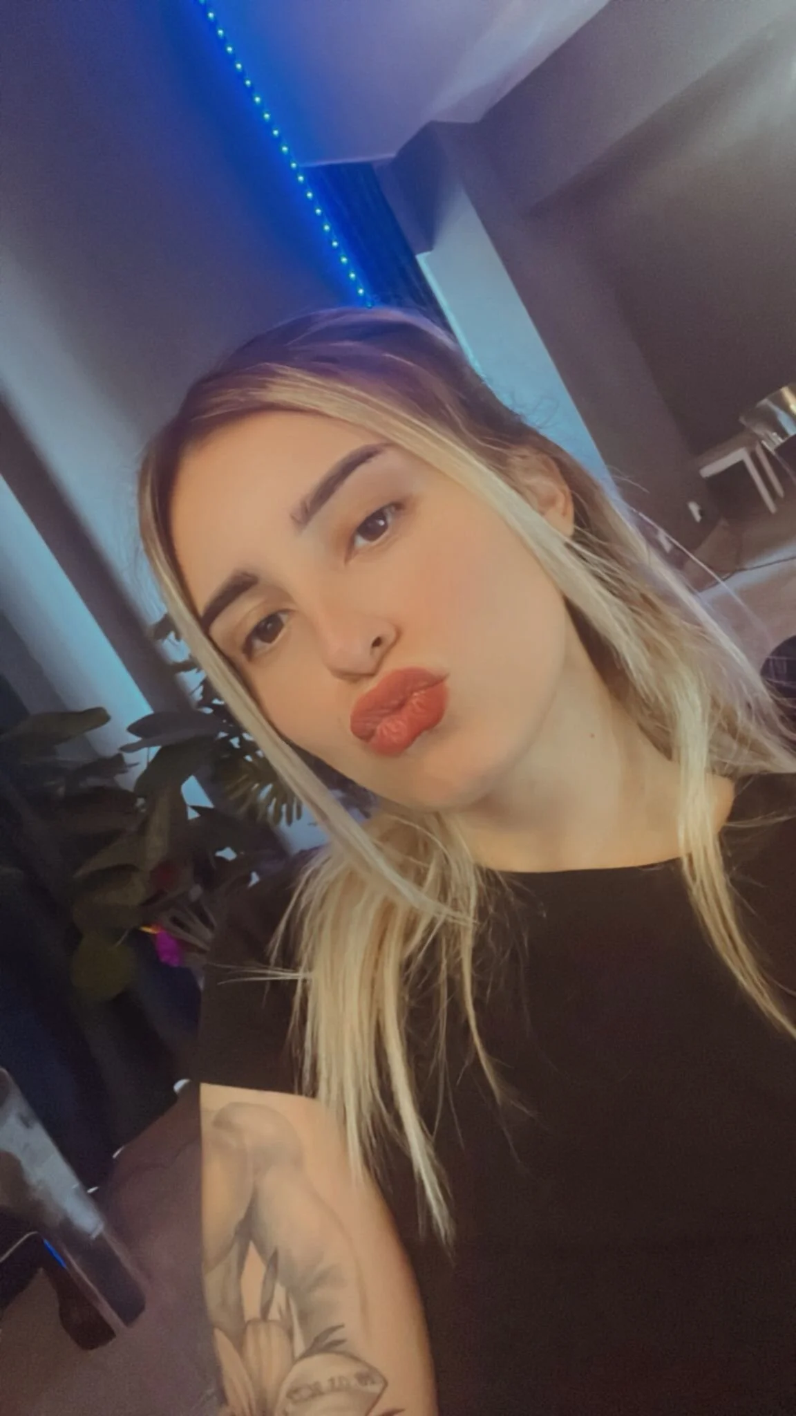 XXX Porn Photo of Nude Ella_Vee 5