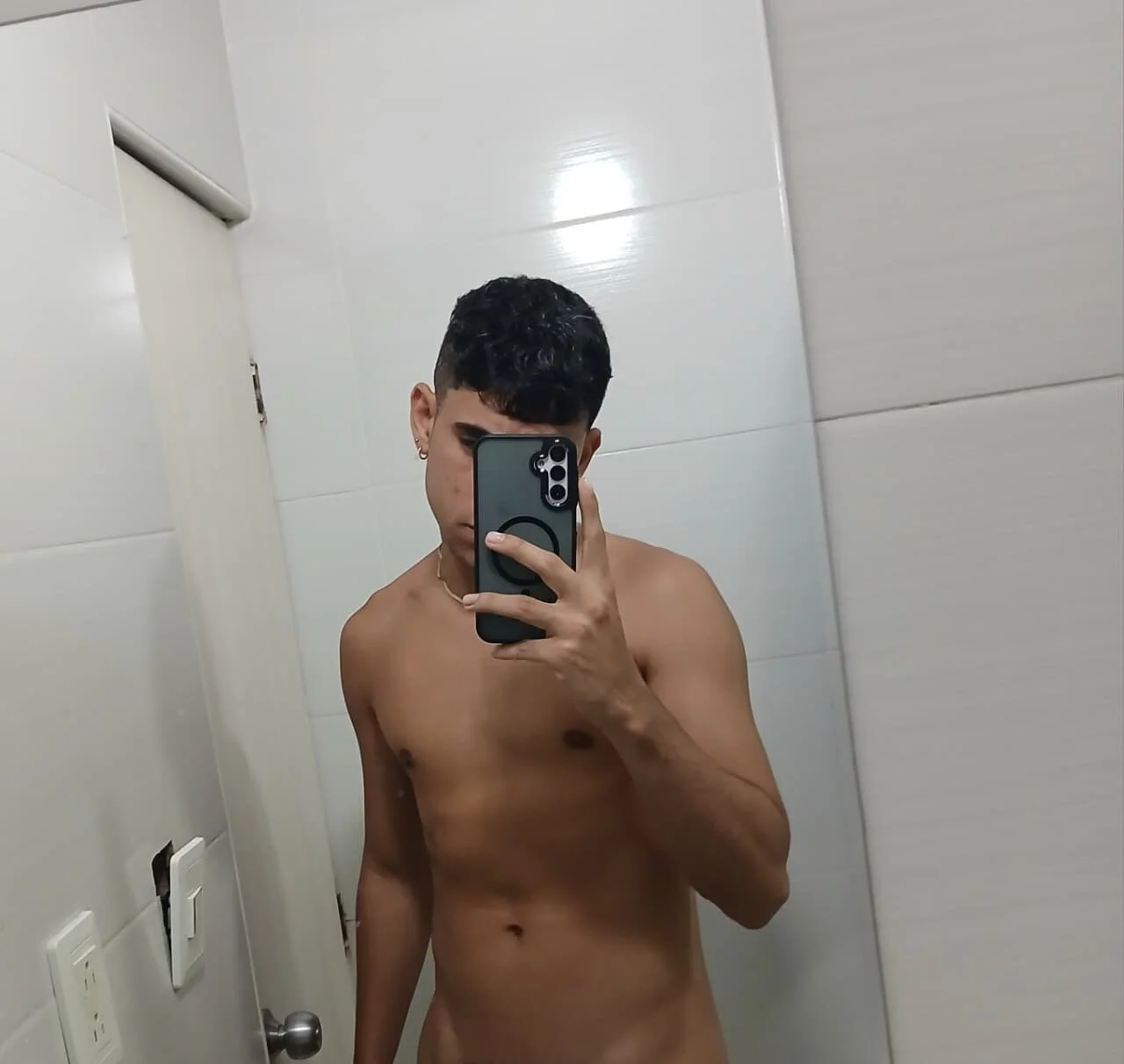 XXX Porn Photo of Nude zack_joness18 72
