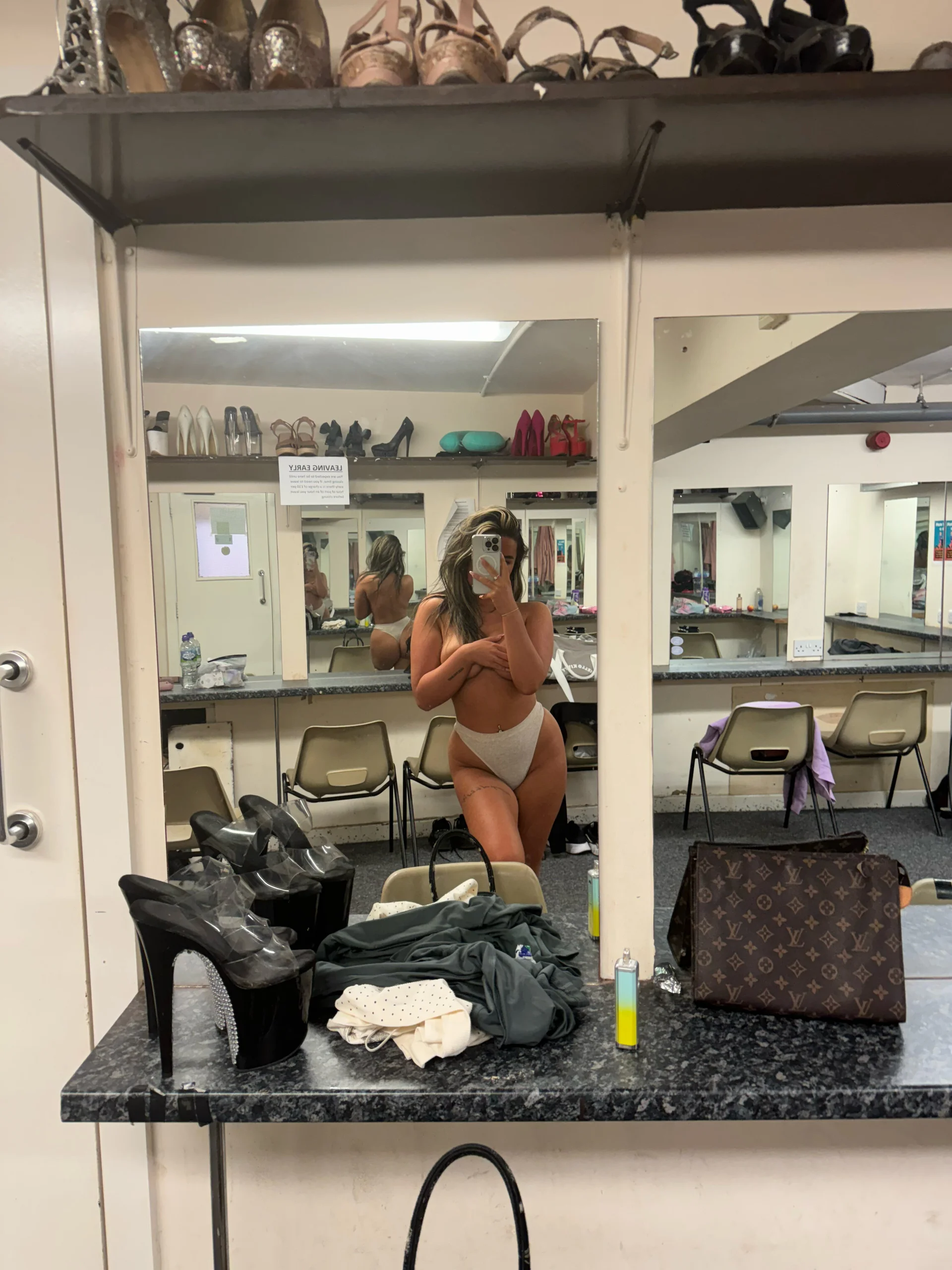 XXX Porn Photo of Nude maisiesmithx 6