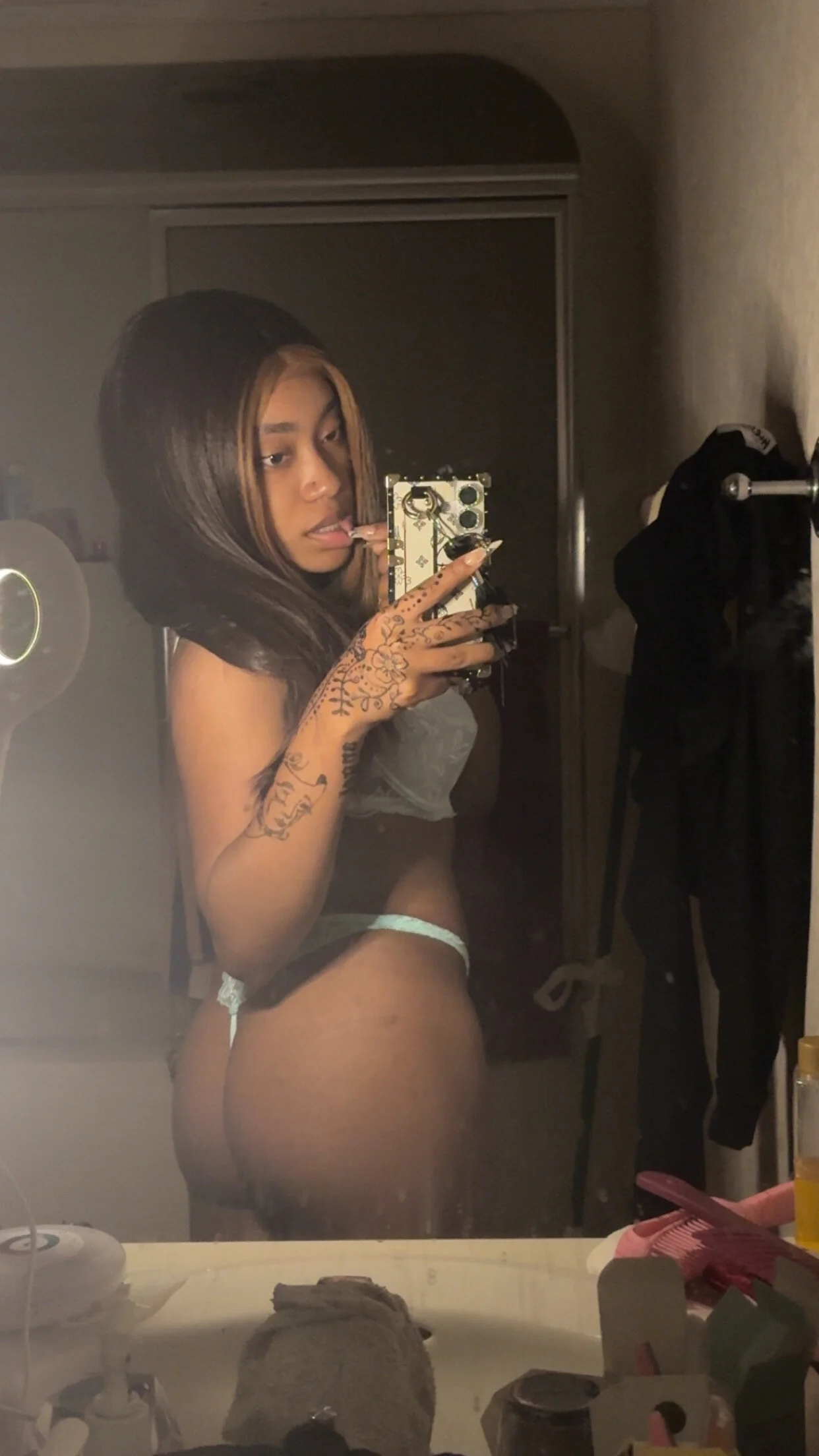 XXX Porn Photo of Nude lifeoftt_19xx 255