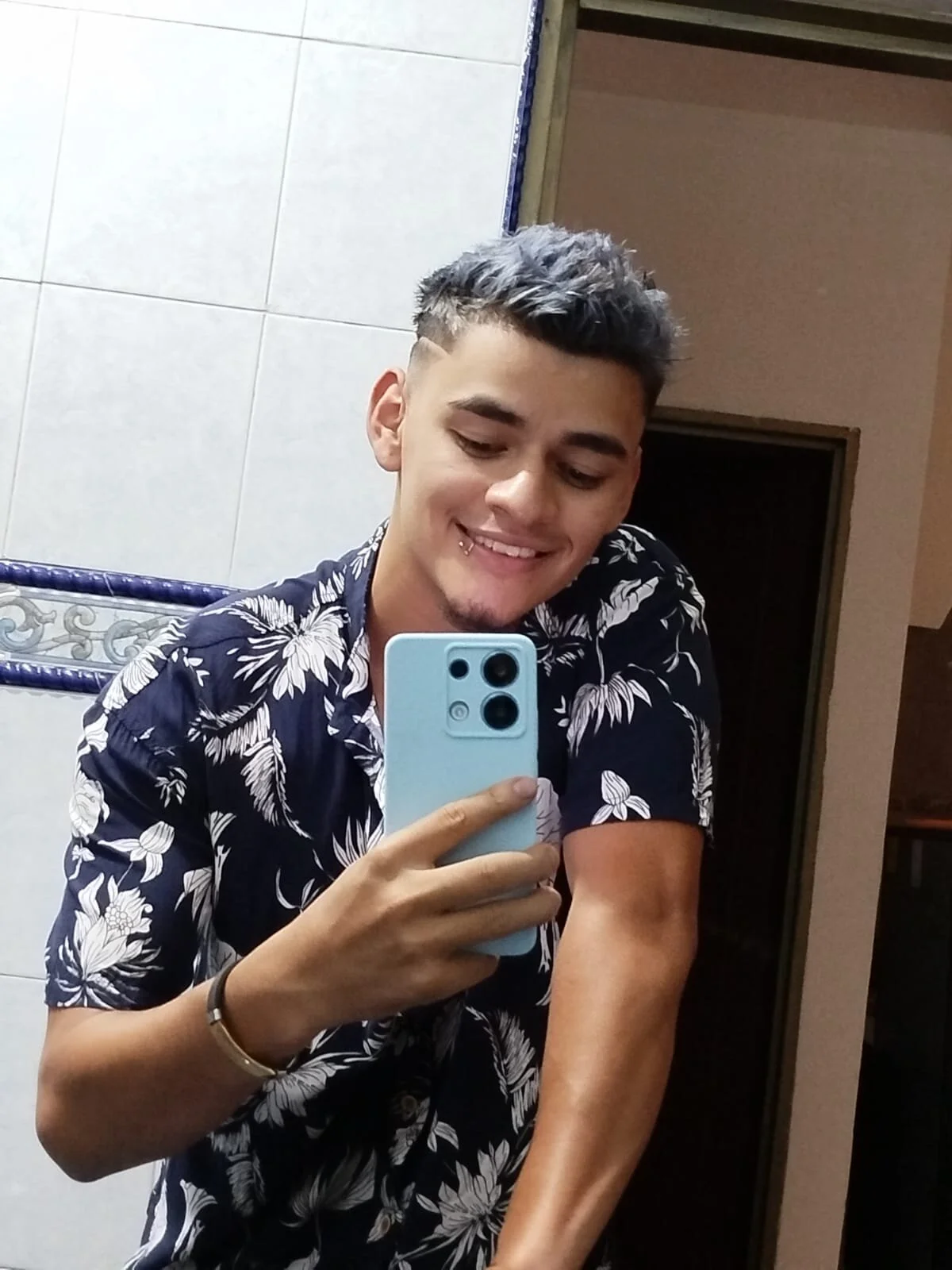 XXX Porn Photo of Nude VikoHands 26