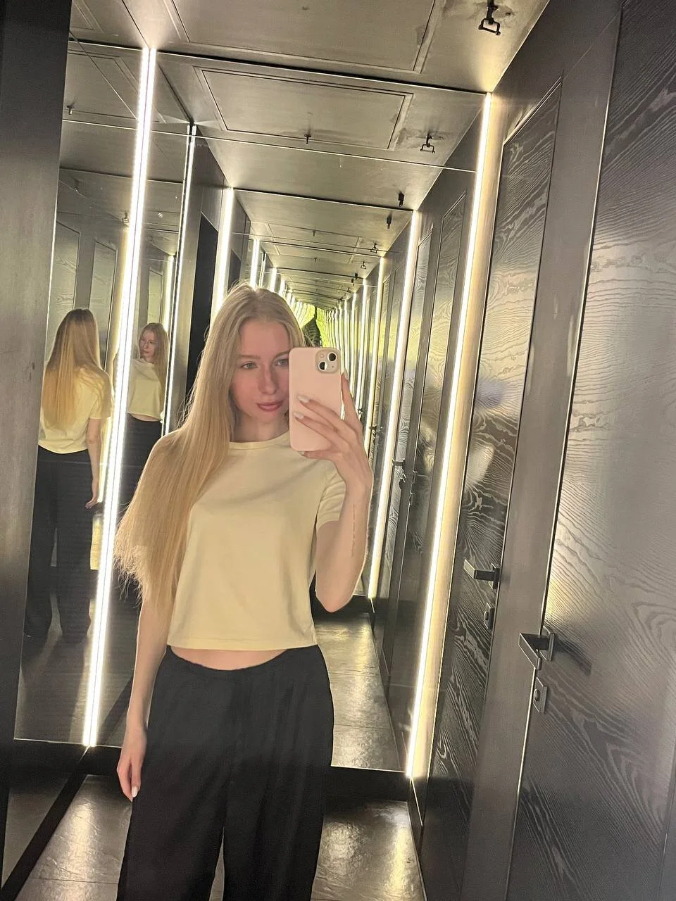 XXX Porn Photo of Nude Alina_Blonde 1