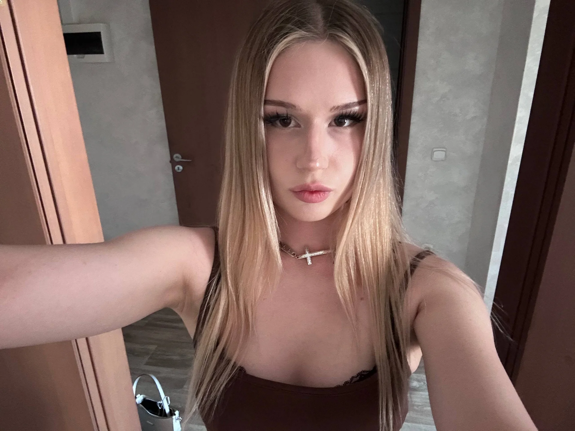 XXX Porn Photo of Nude YelledBlink 5