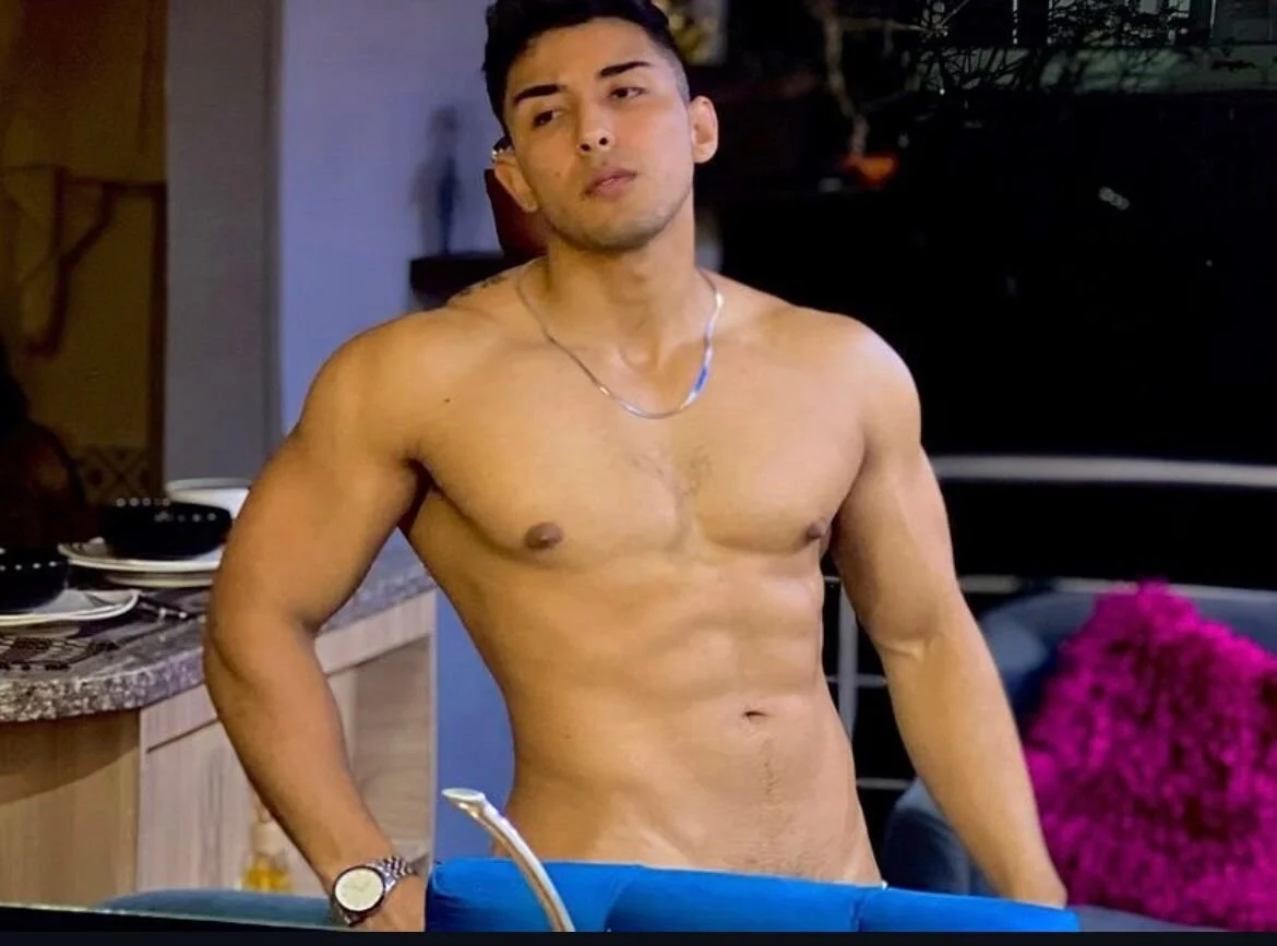XXX Porn Photo of Nude alangreek1 13