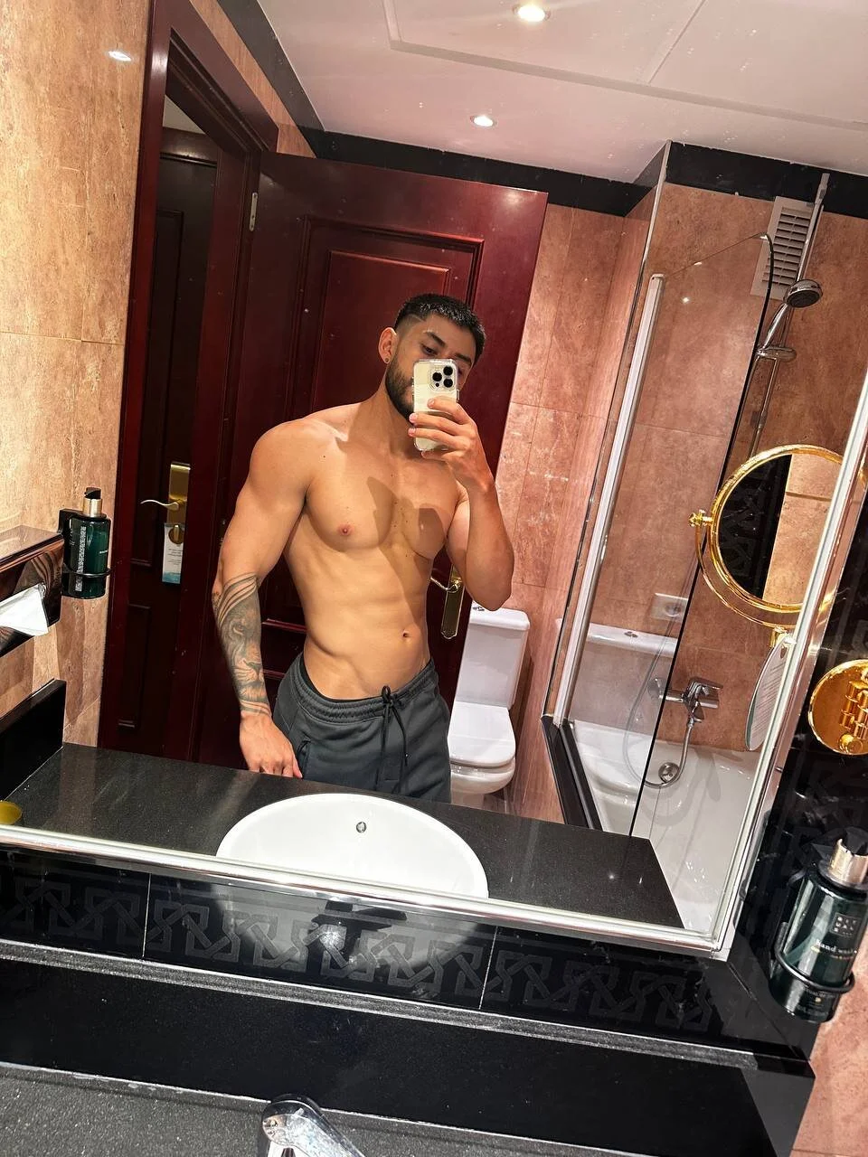 XXX Porn Photo of Nude soldierrboy 5
