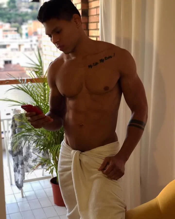 XXX Porn Photo of Nude LatinoXXl23cm 10