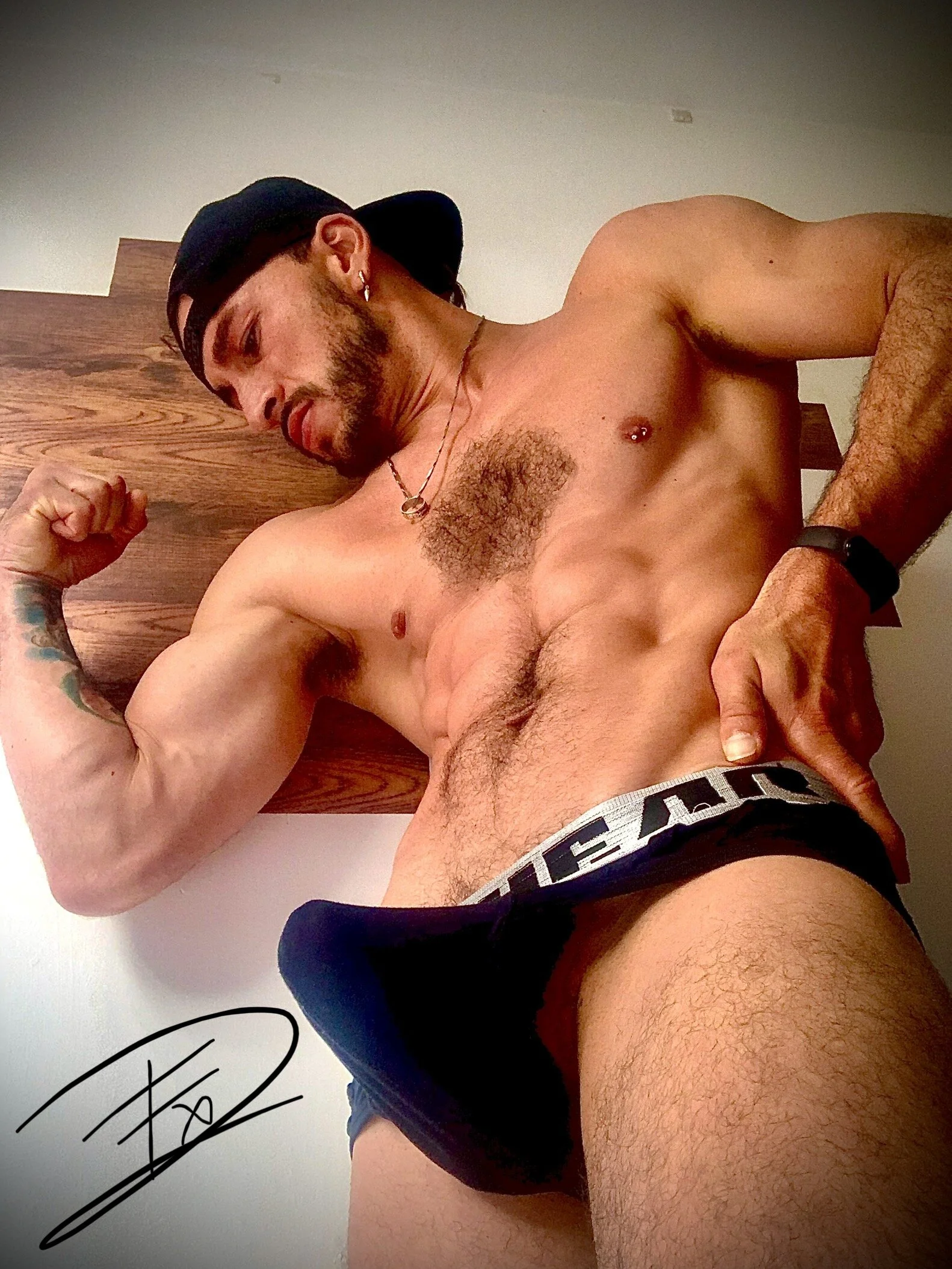 XXX Porn Photo of Nude damn_fox 66