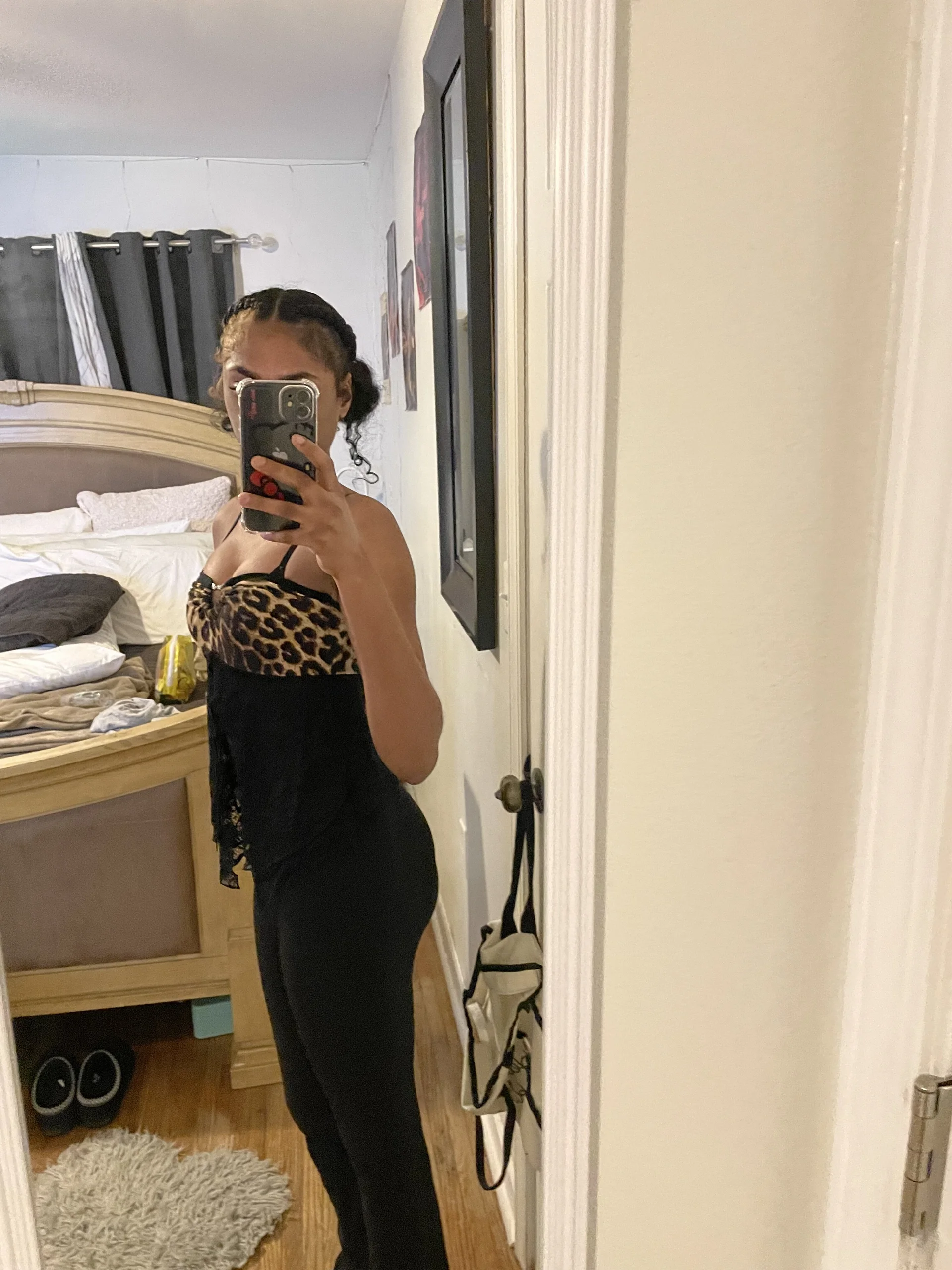 XXX Porn Photo of Nude LolaLooney 4