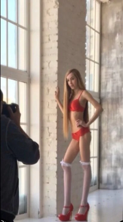 XXX Porn Photo of Nude Akilla_Queen 33