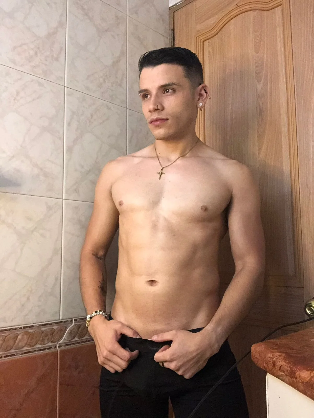 XXX Porn Photo of Nude liam_es 4