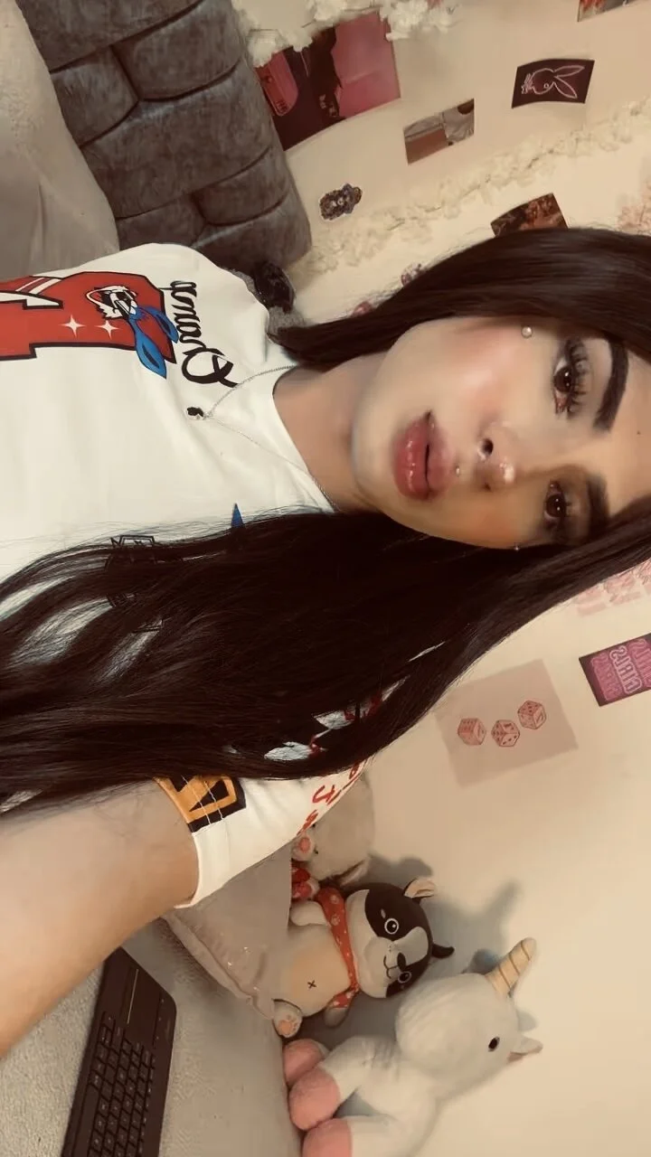 XXX Porn Photo of Nude Iam_Emiily_ 15