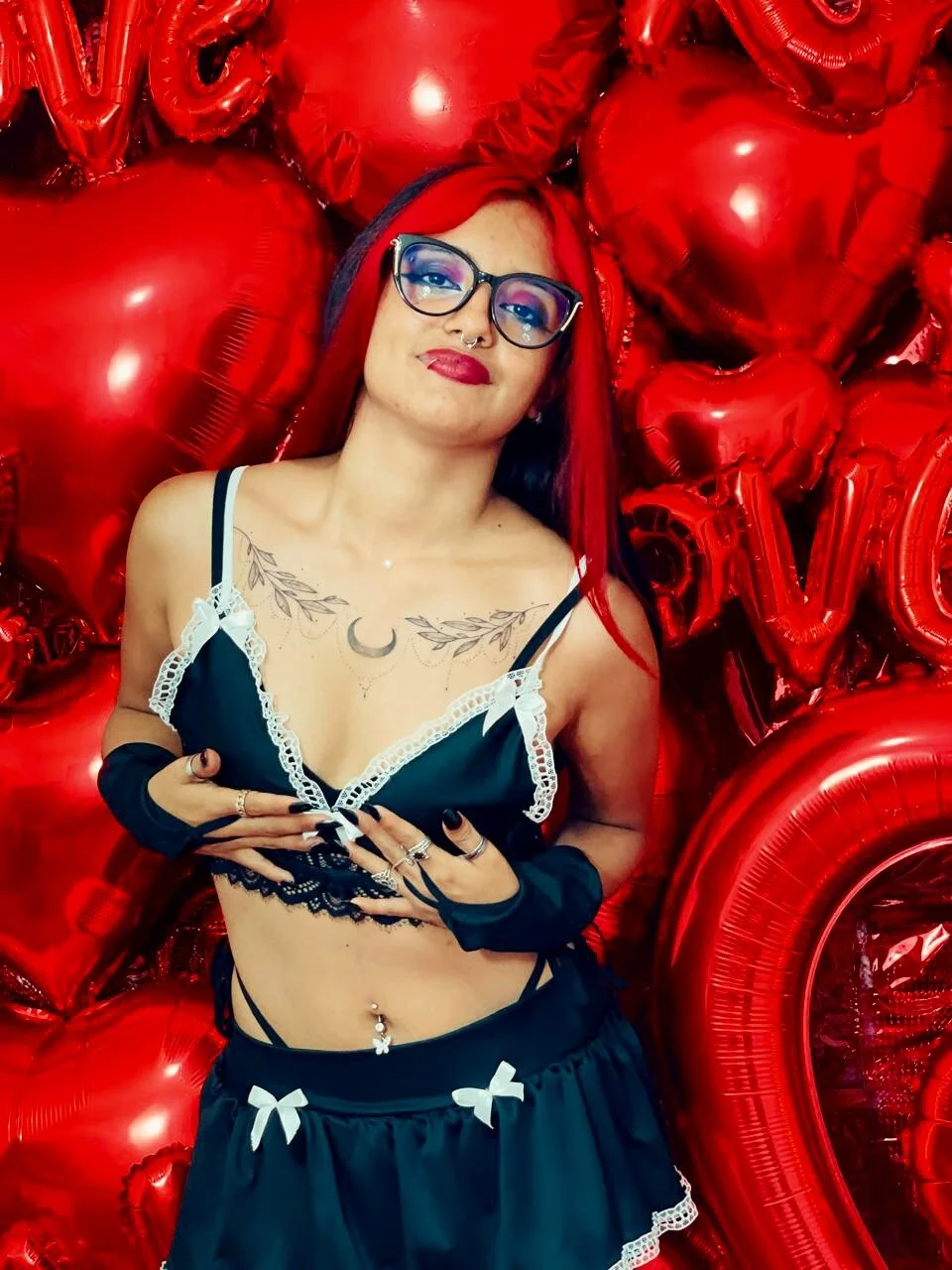 XXX Porn Photo of Nude carolinerue 13