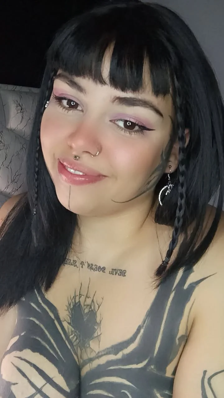 XXX Porn Photo of Nude Marlbolo_Rojo01 19