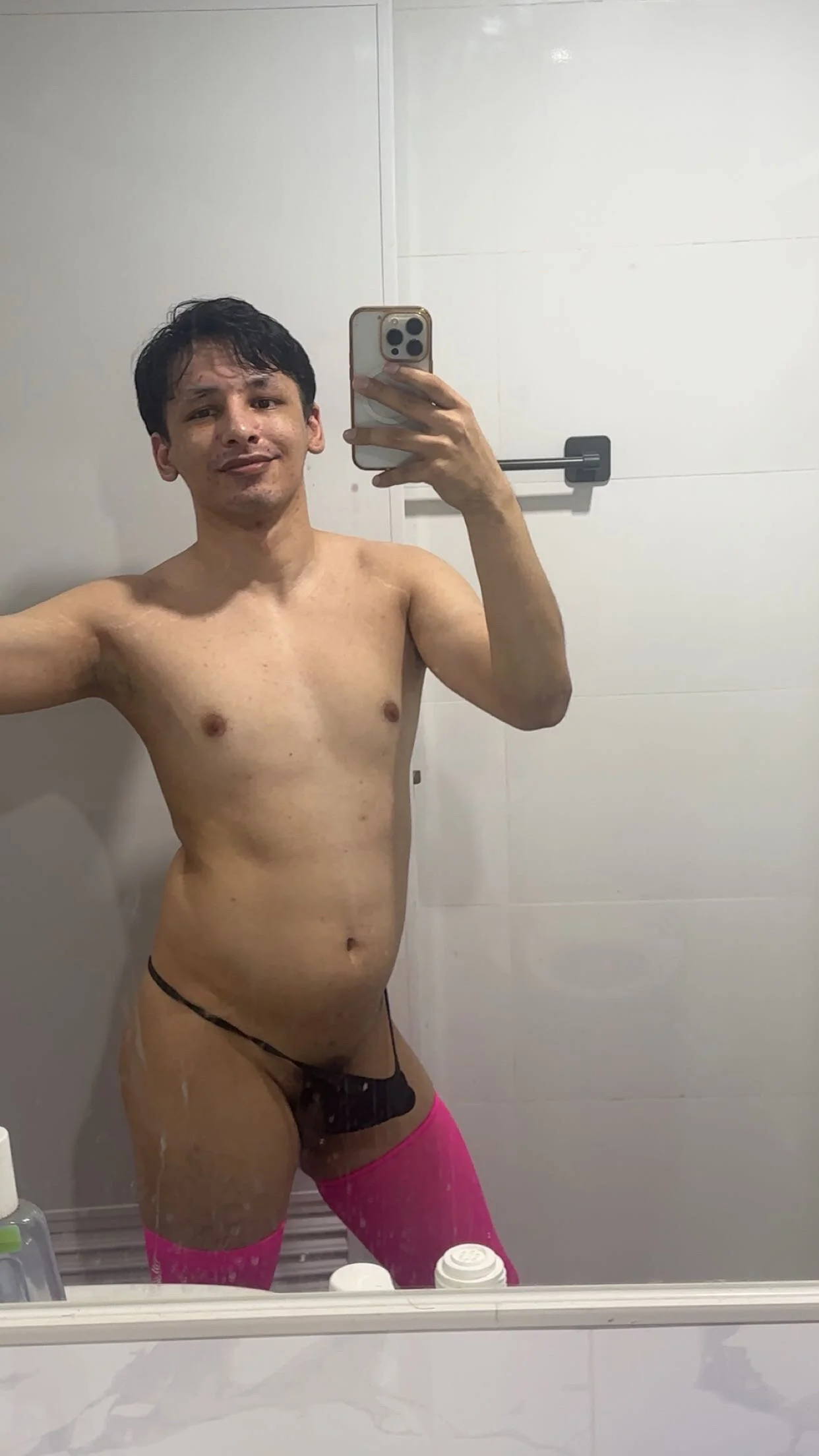 XXX Porn Photo of Nude femboihung 1