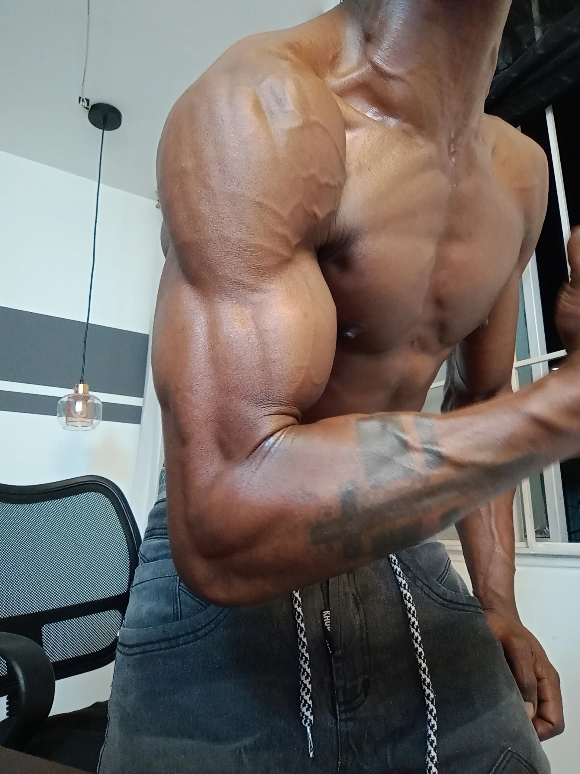 XXX Porn Photo of Nude miltonjjakee 13
