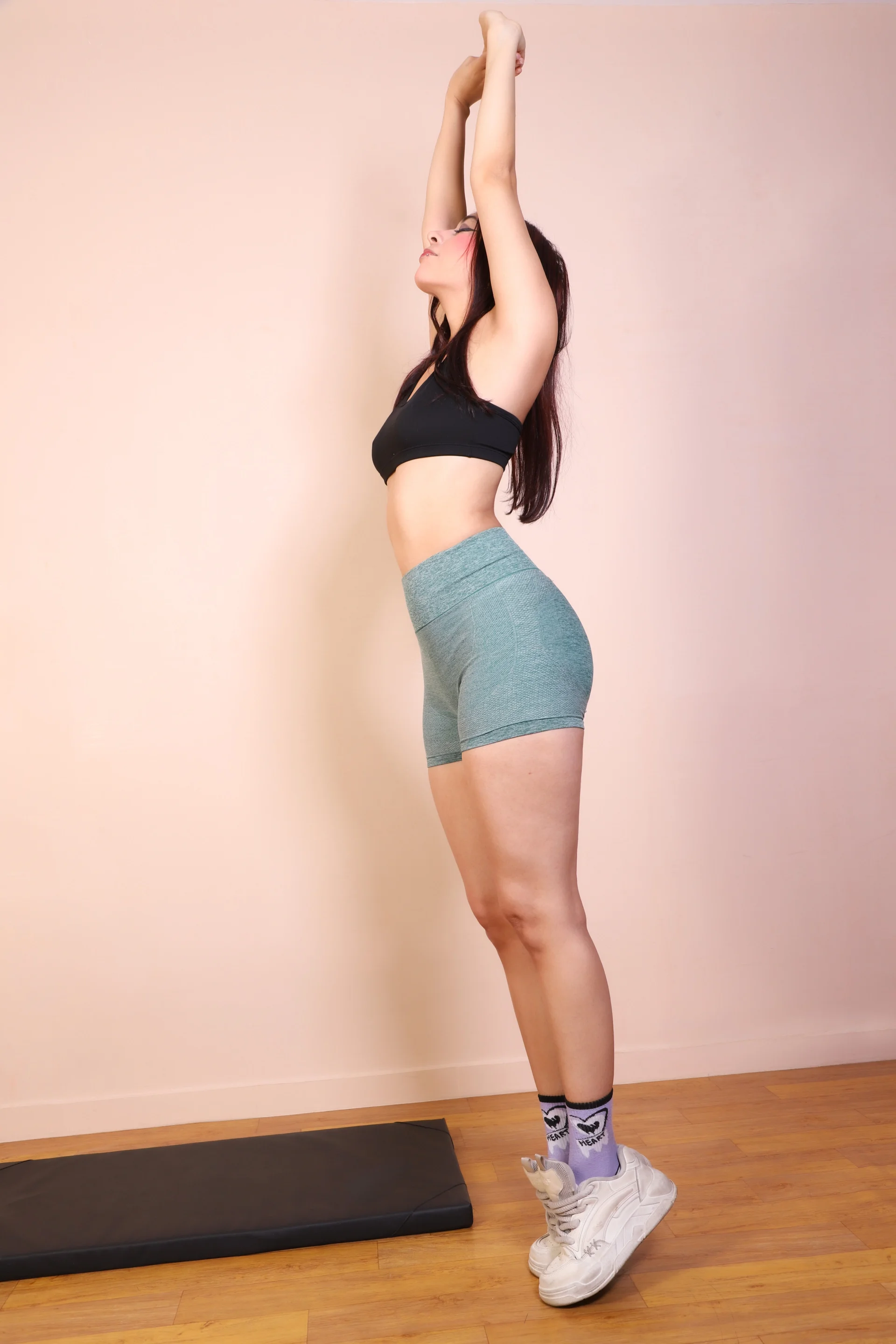 XXX Porn Photo of Nude LilithAllenn 24