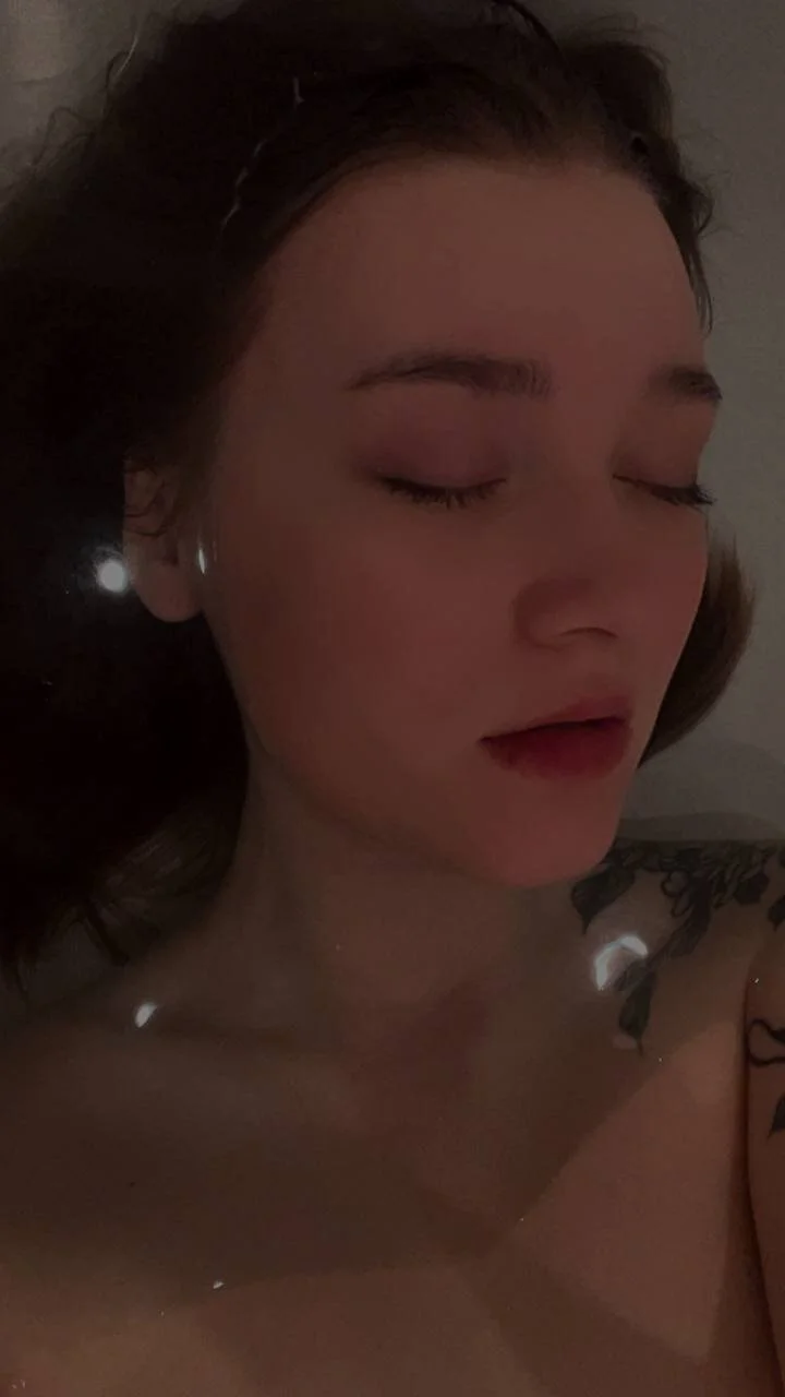 XXX Porn Photo of Nude Mirrrra1 26
