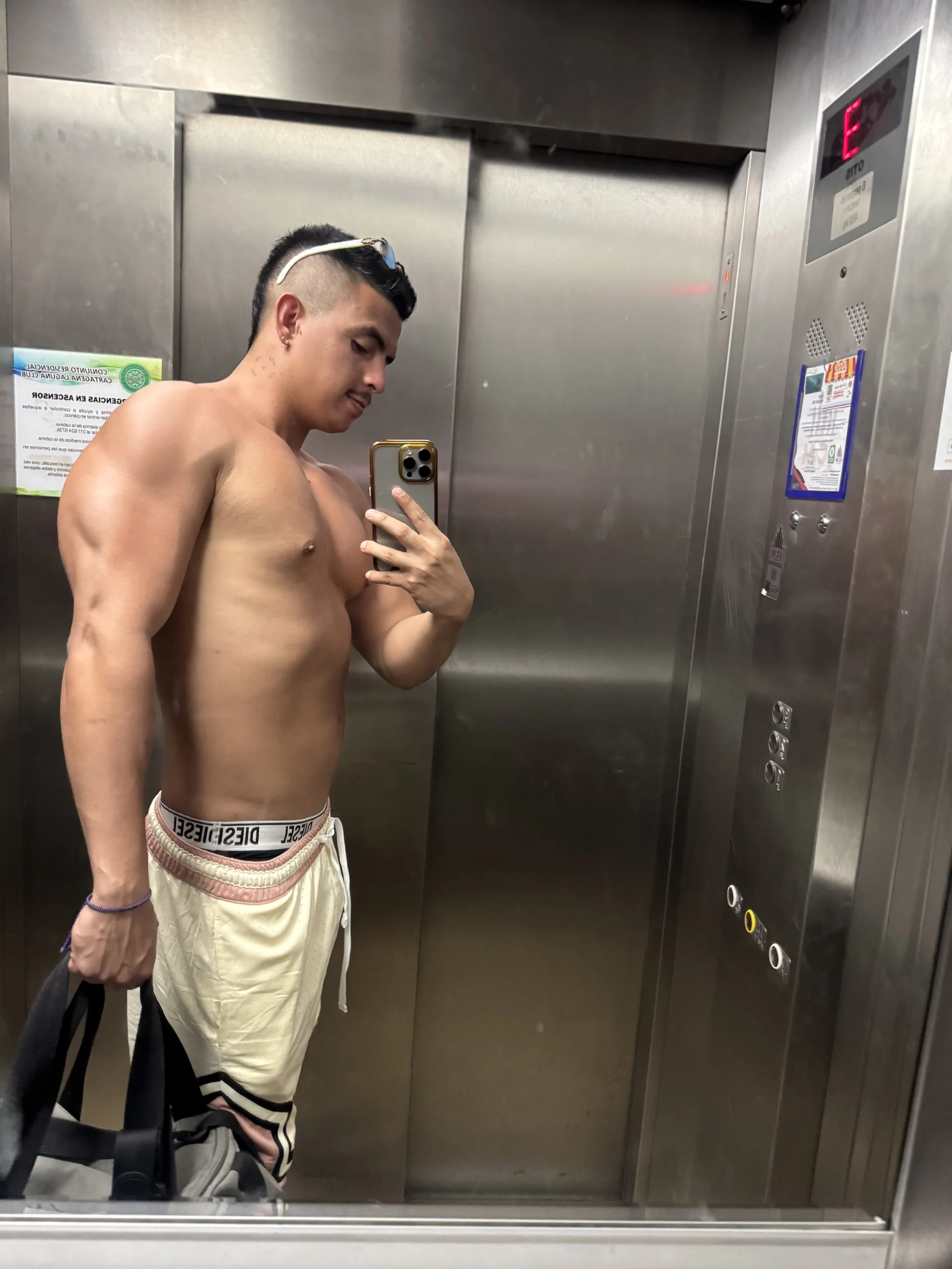 XXX Porn Photo of Nude RJBarto 7