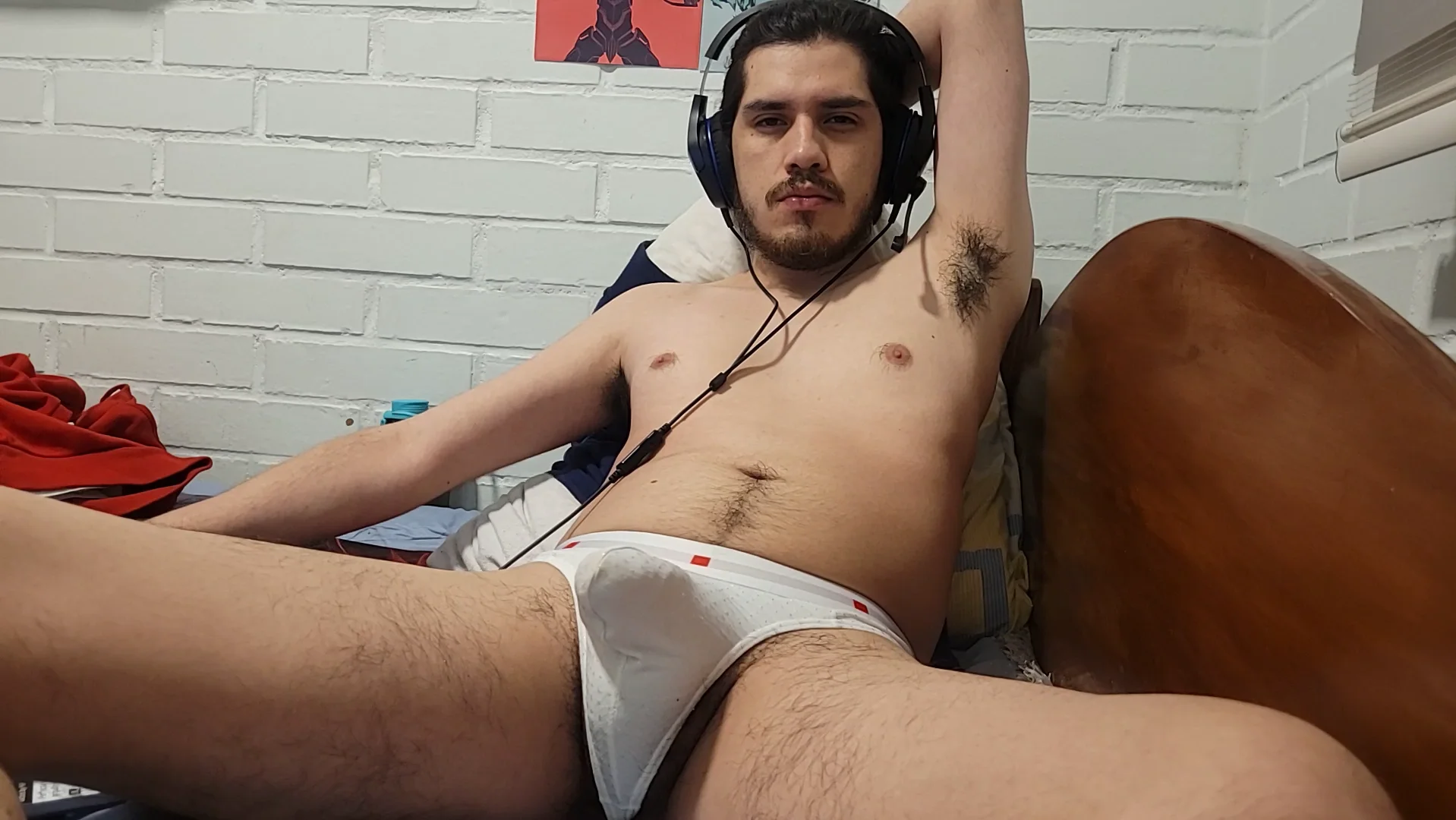 XXX Porn Photo of Nude hung_weeb 1
