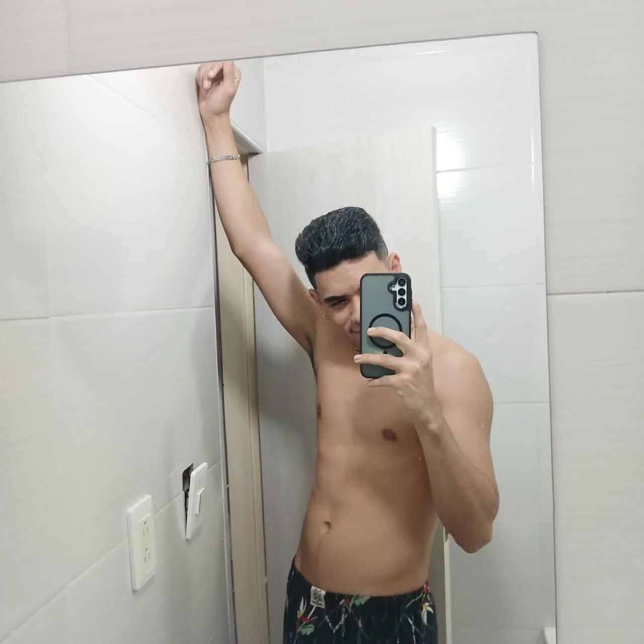 XXX Porn Photo of Nude zack_joness18 82
