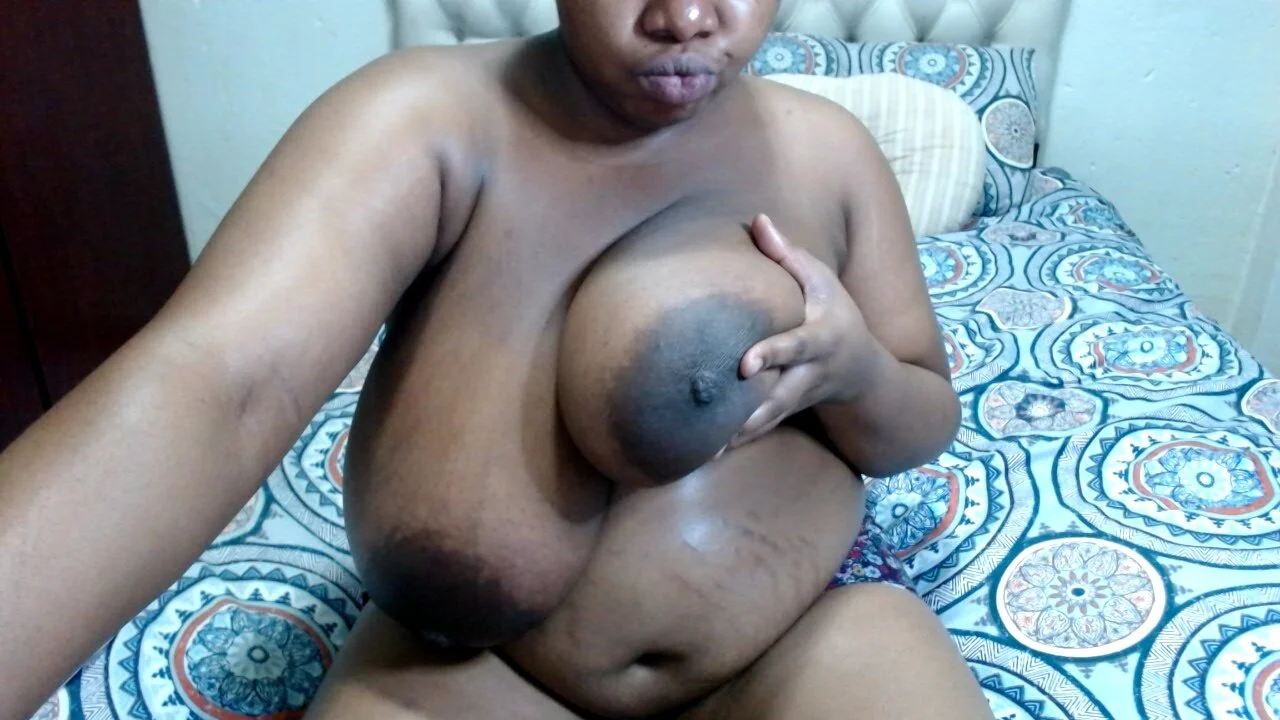 XXX Porn Photo of Nude VoluptuousXX5 9