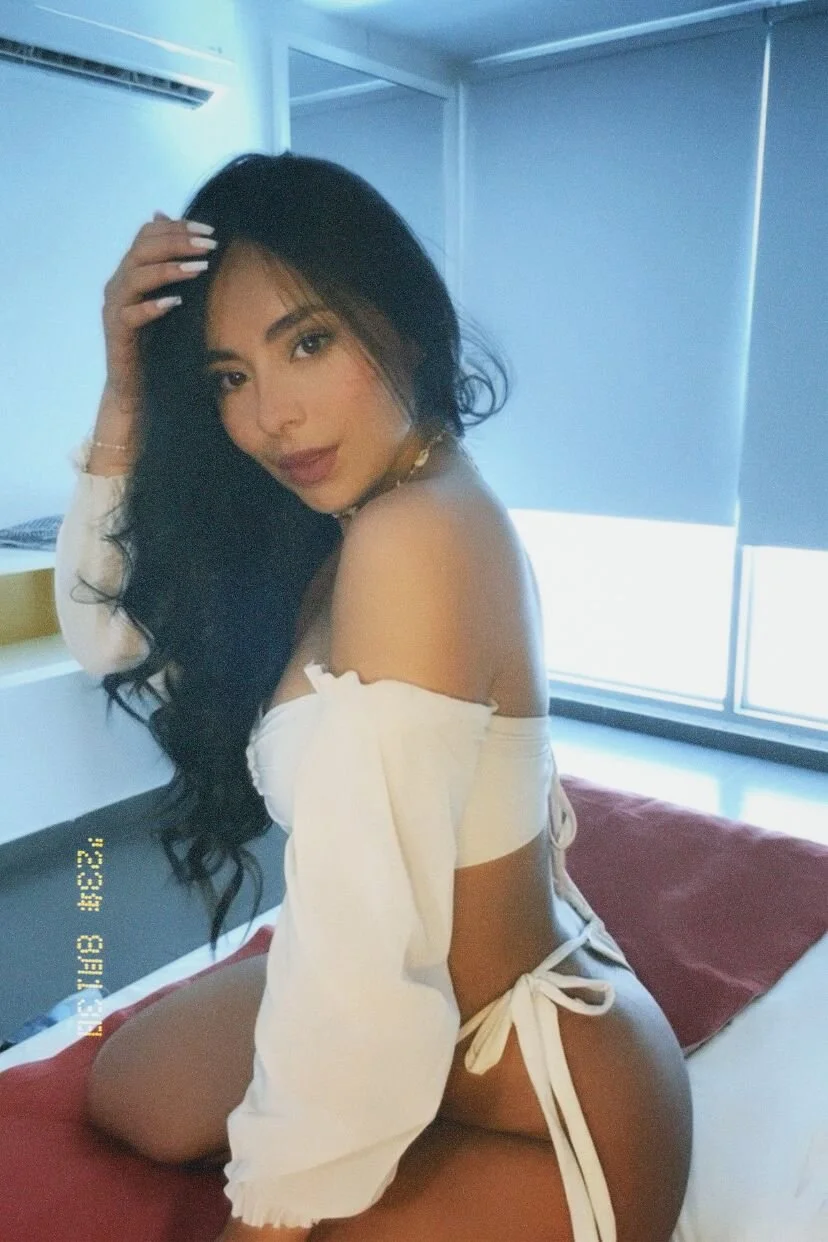 XXX Porn Photo of Nude Viollet_xoxo 4