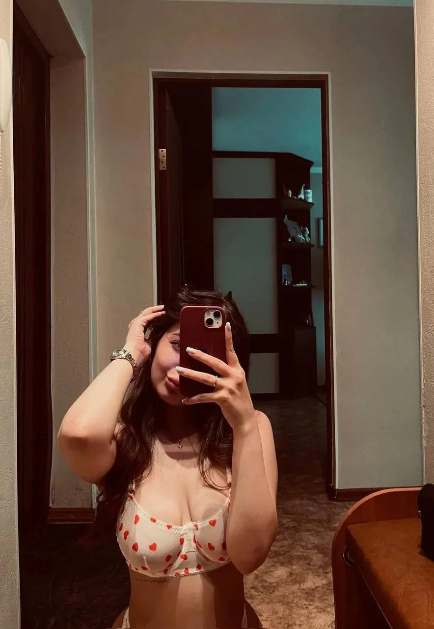 XXX Porn Photo of Nude ChicGirl 4