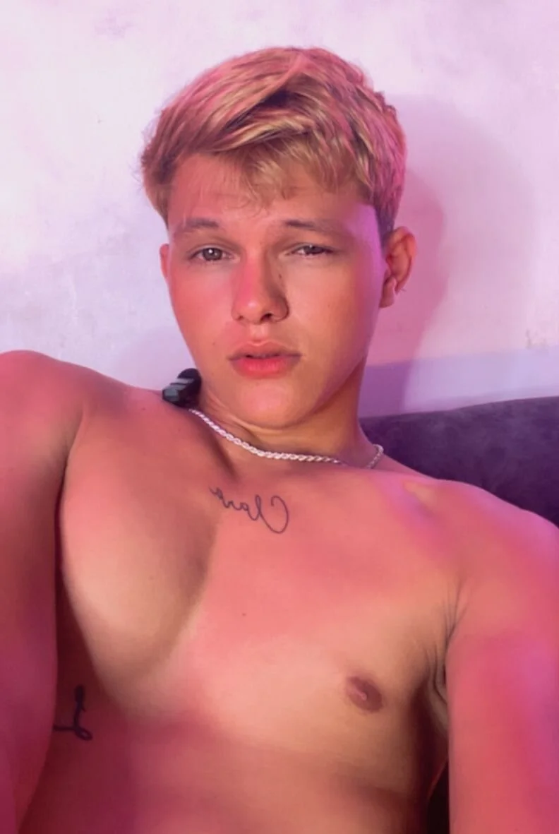 XXX Porn Photo of Nude izan_20 47