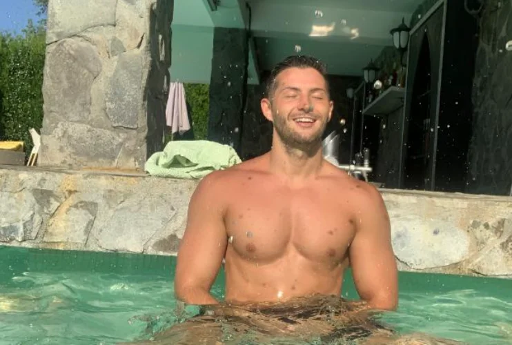XXX Porn Photo of Nude ZackFraser 13