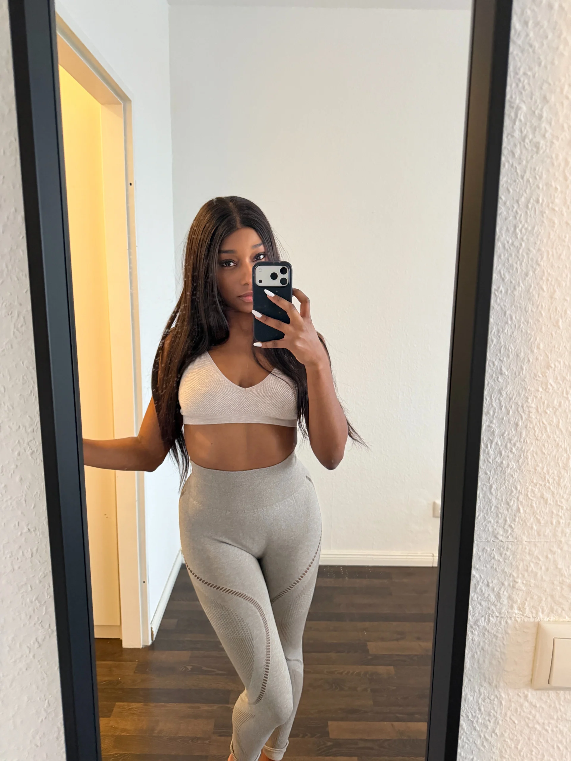 XXX Porn Photo of Nude smileybabe 3