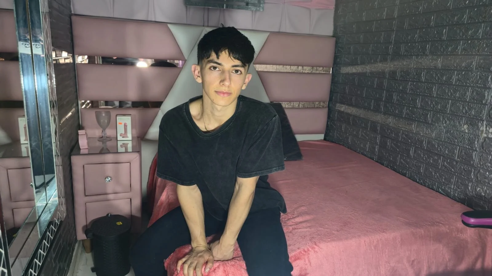XXX Porn Photo of Nude ElanGiraldo 6