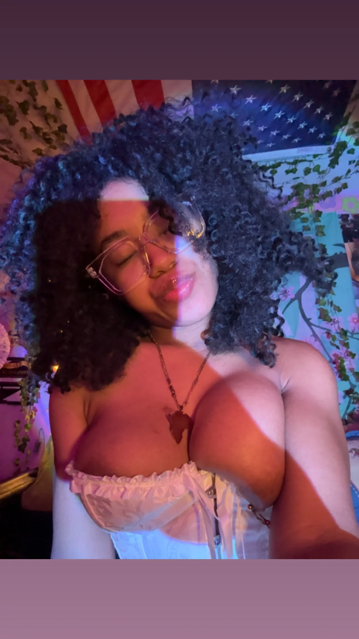 XXX Porn Photo of Nude lifeoftt_19xx 454