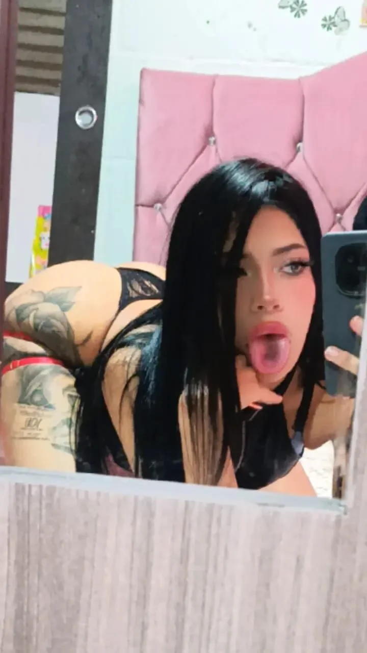 XXX Porn Photo of Nude EMYCLARK01 12