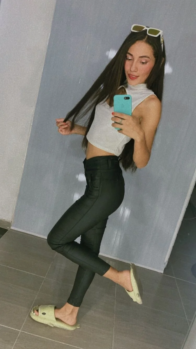 XXX Porn Photo of Nude Evelin_shy 34