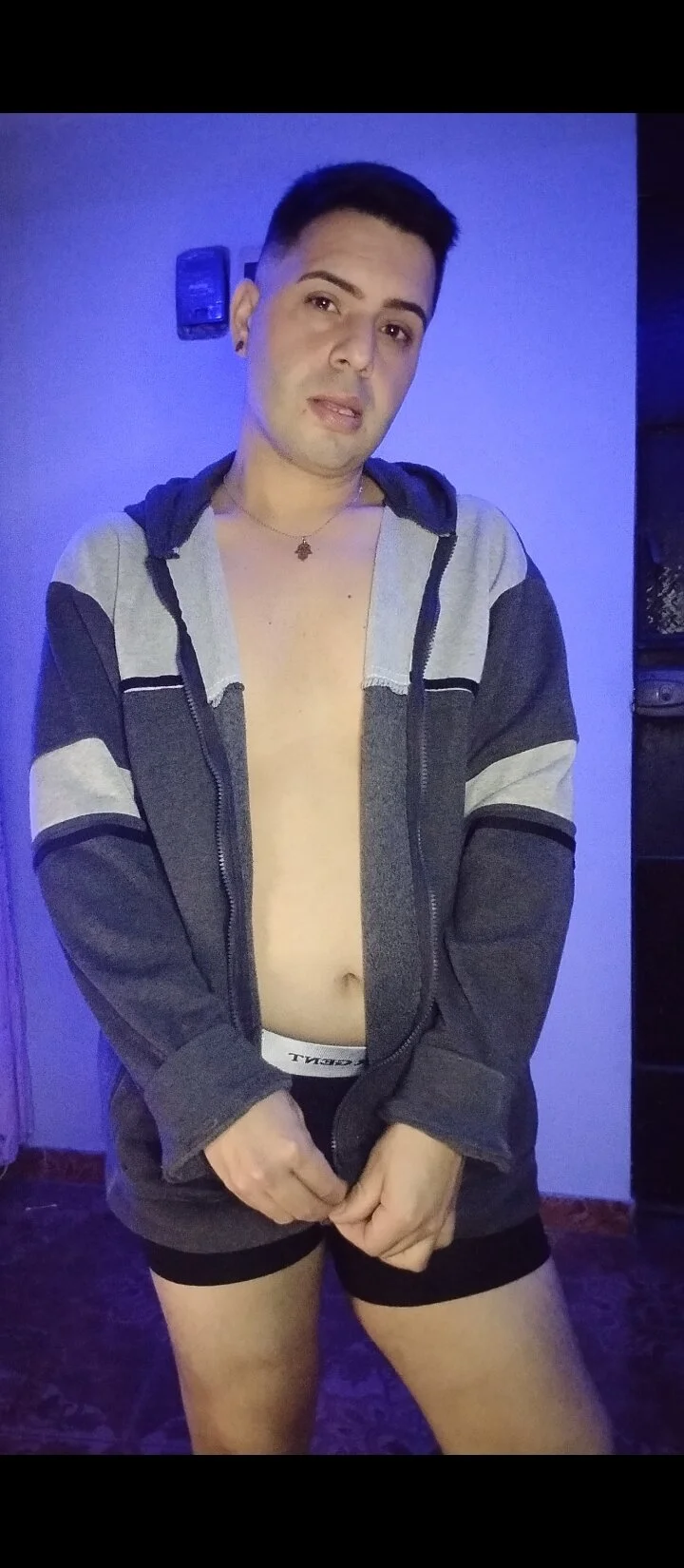 XXX Porn Photo of Nude Vogewolf 1