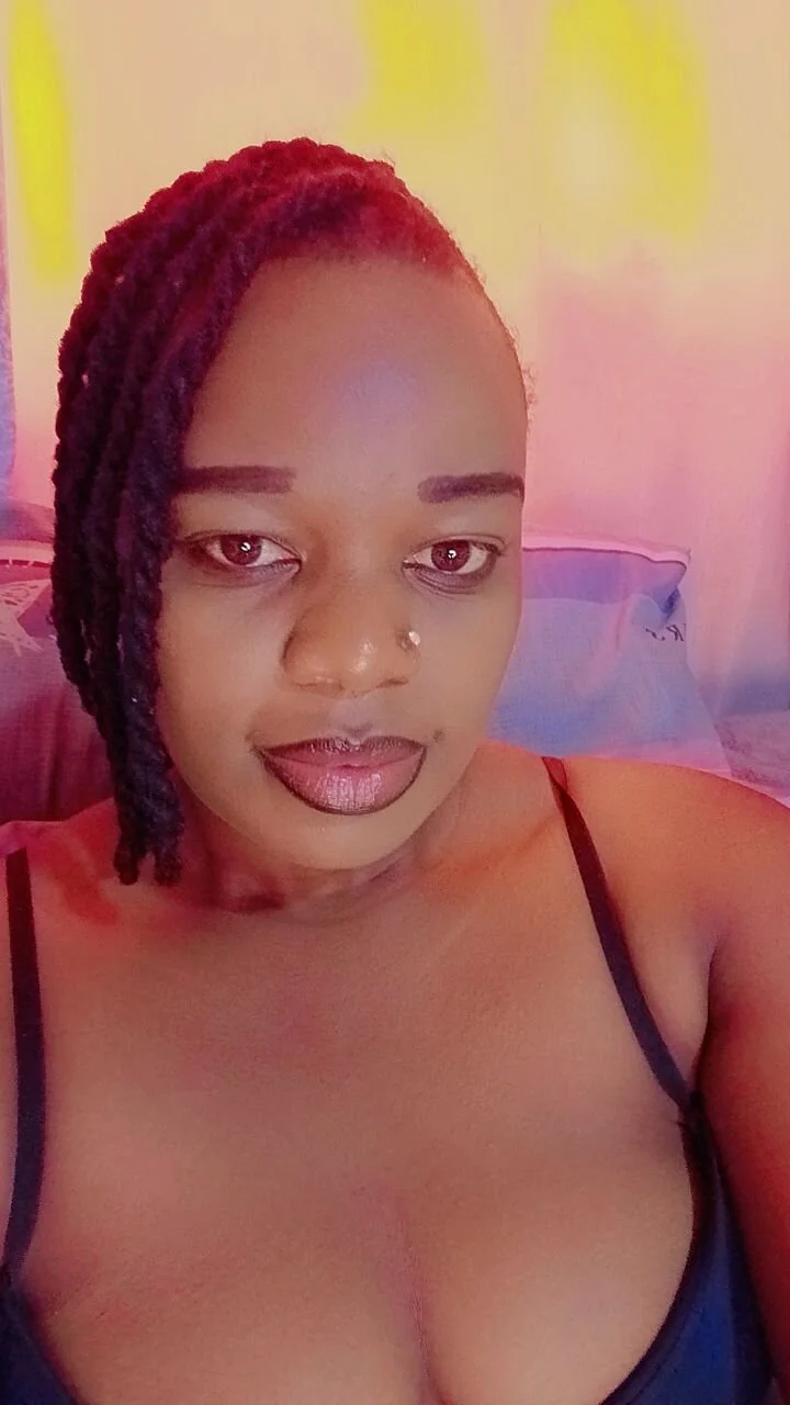 XXX Porn Photo of Nude queen_arianna 2