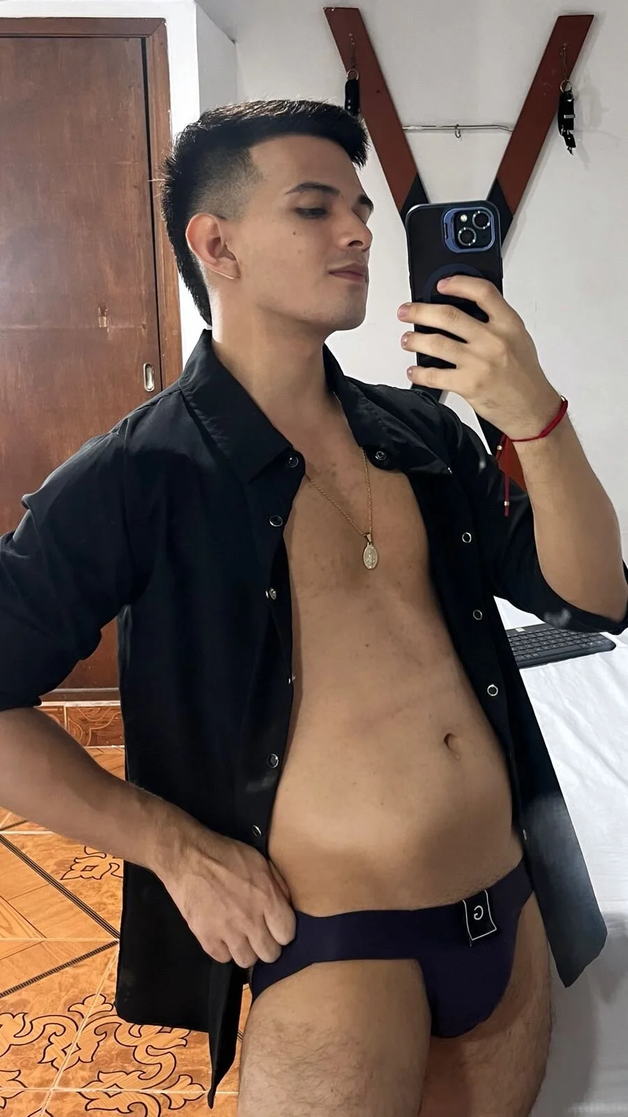 XXX Porn Photo of Nude GoldenBoyM 22