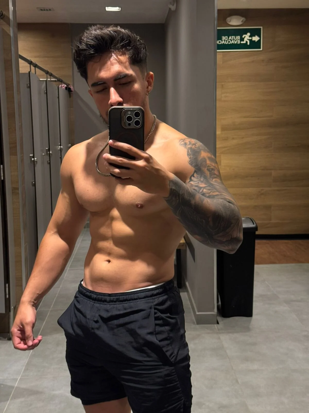 XXX Porn Photo of Nude Brad_Summer 95