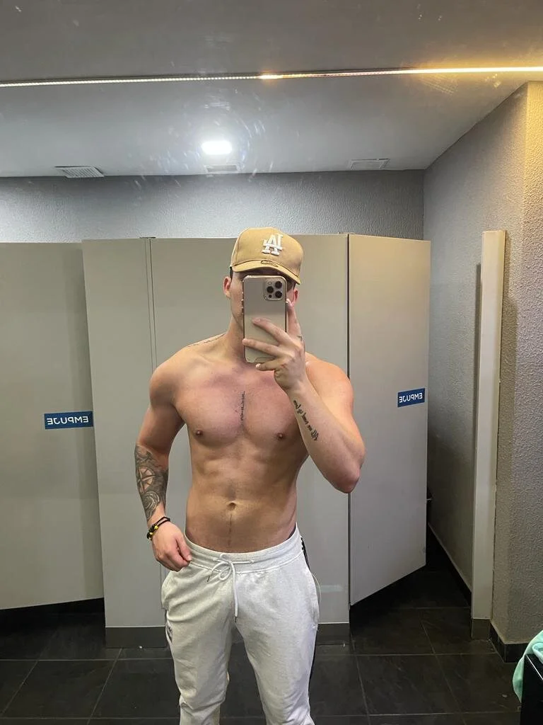 XXX Porn Photo of Nude liam_oficial02 7
