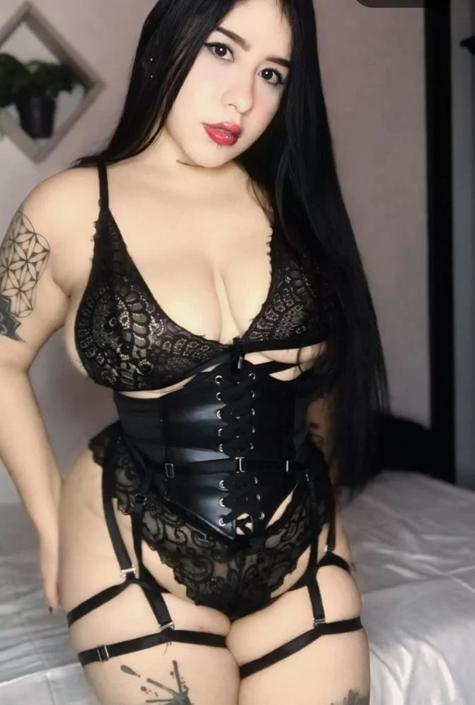 XXX Porn Photo of Nude Helll_girll 24