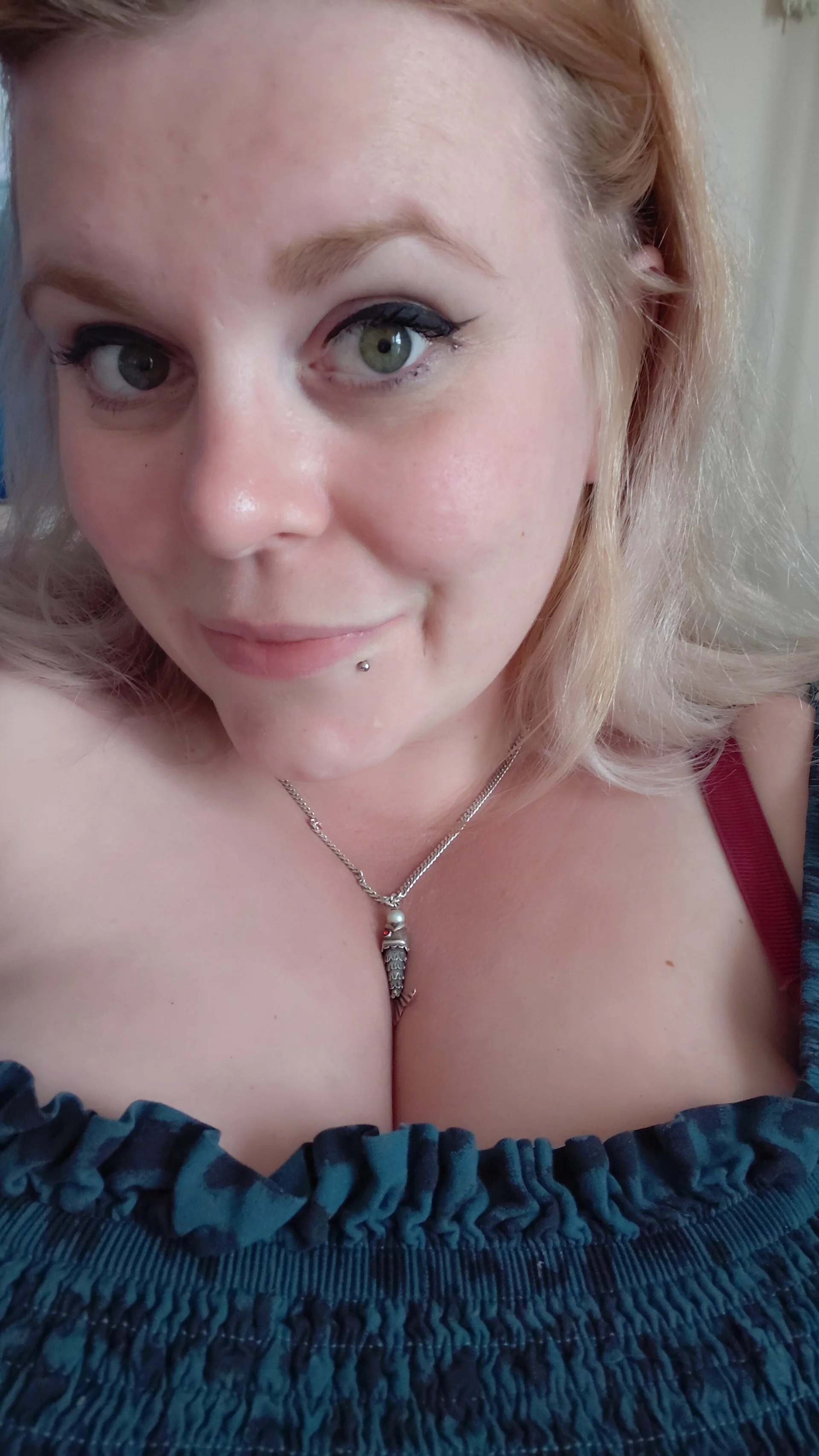 XXX Porn Photo of Nude pinkieMilfPUSY 53